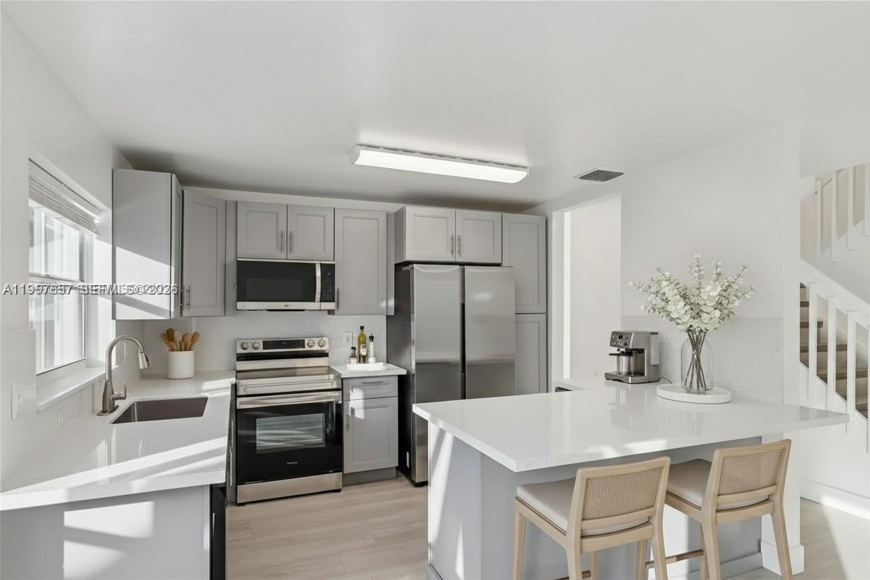 1378 SW 180th Ave Pembroke Pines, FL 33029