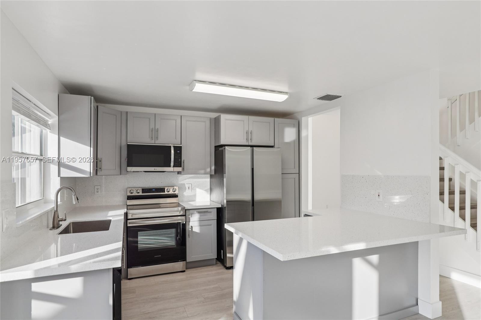 1378 SW 180th Ave Pembroke Pines, FL 33029