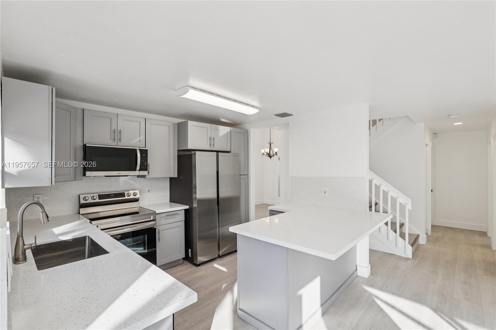 1378 SW 180th Ave Pembroke Pines, FL 33029