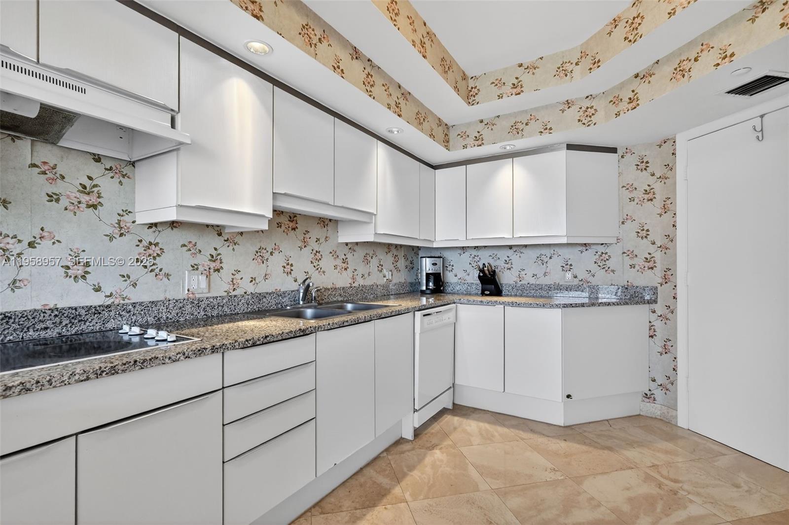 7000 Island Blvd #1604 Aventura, FL 33160