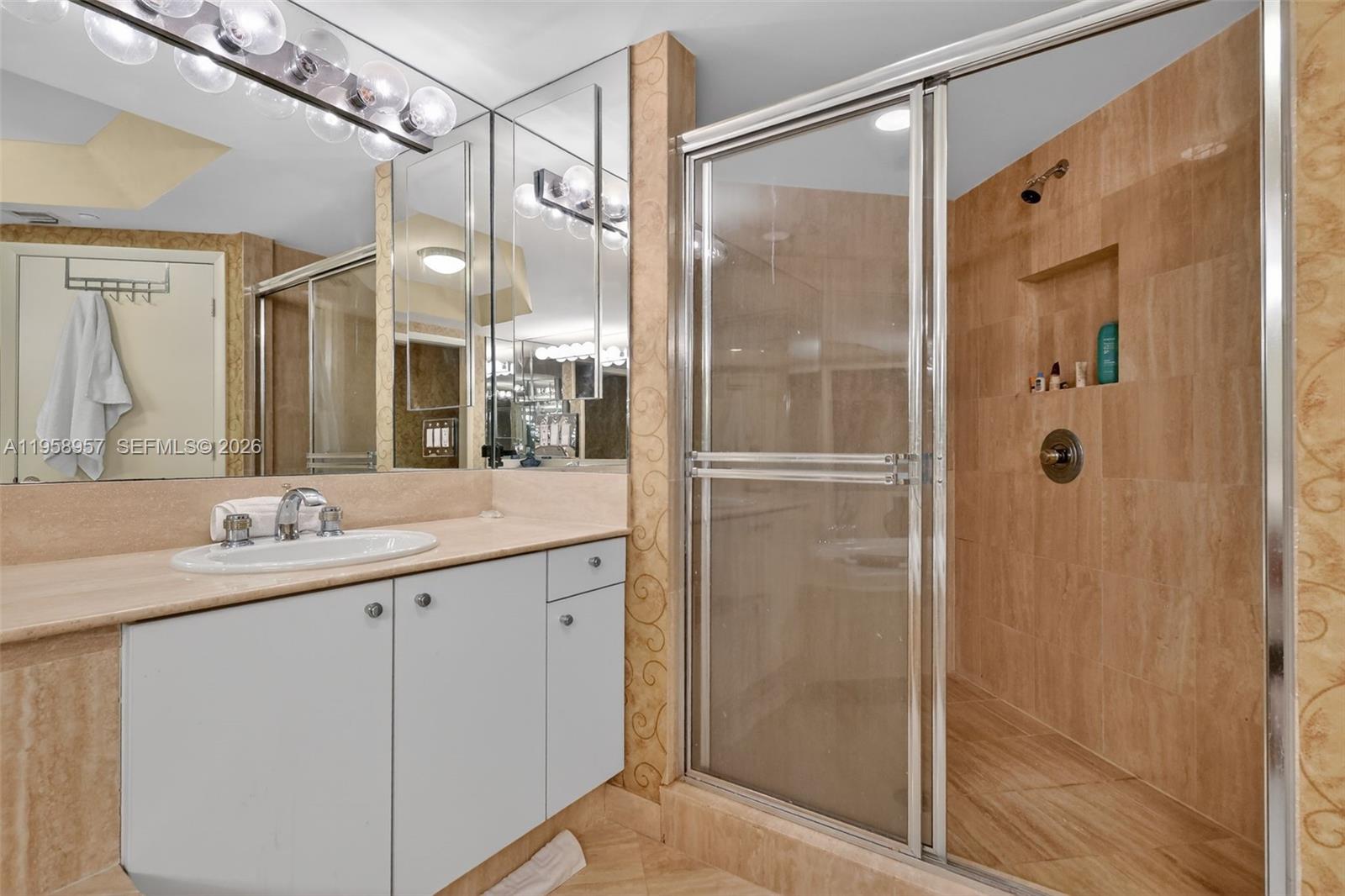 7000 Island Blvd #1604 Aventura, FL 33160