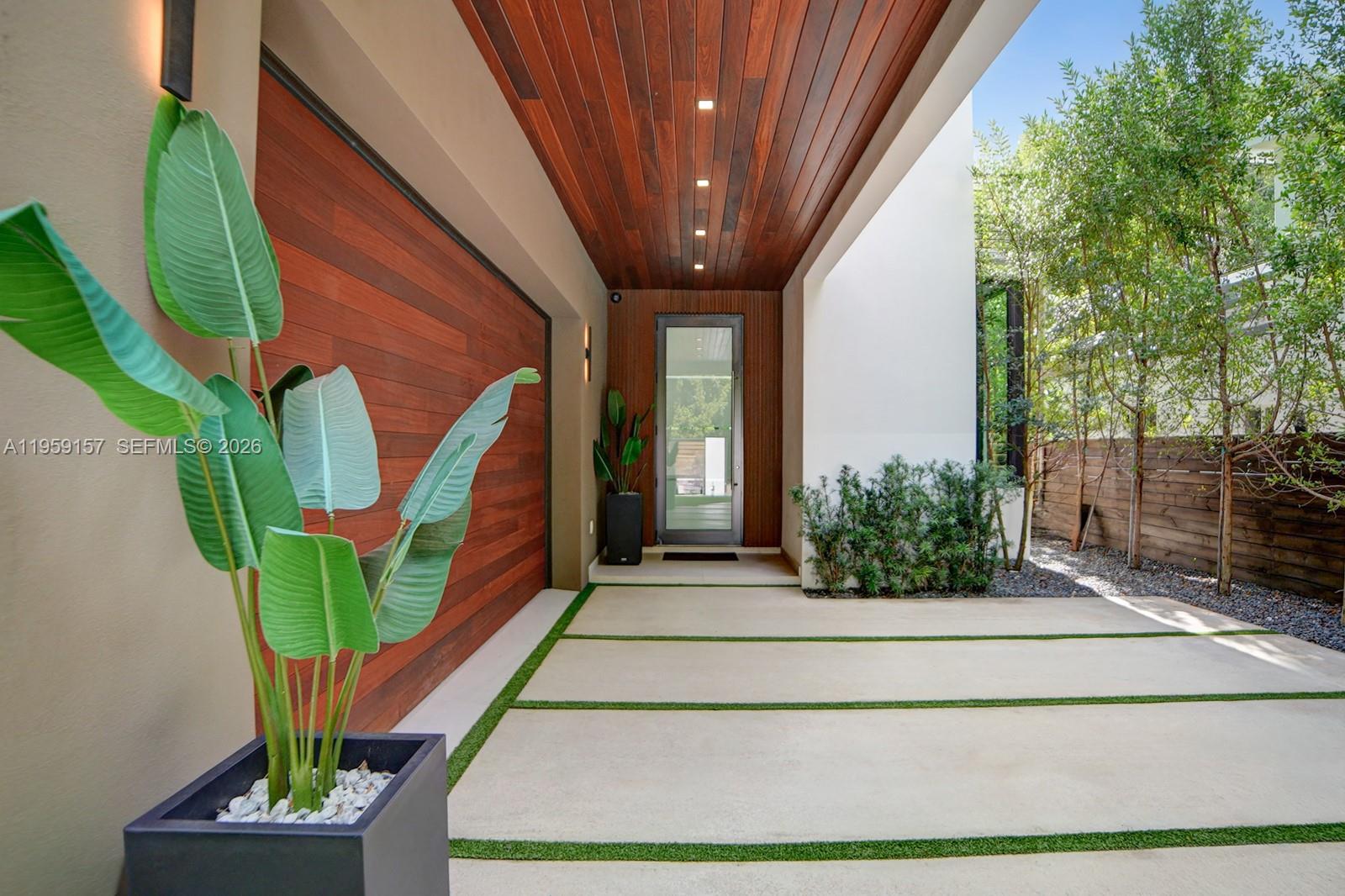 1780 Chucunantah Rd Miami, FL 33133