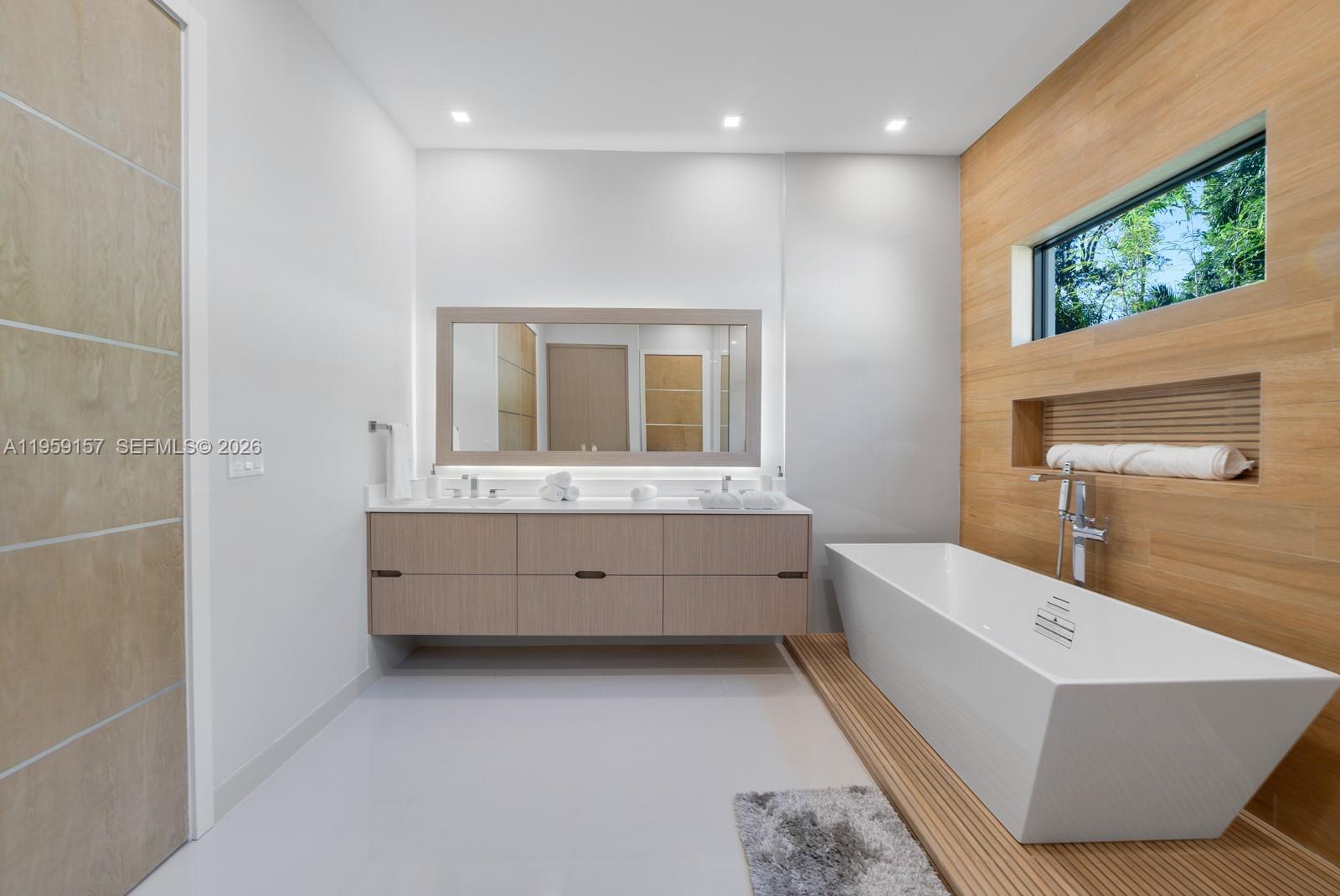 1780 Chucunantah Rd Miami, FL 33133