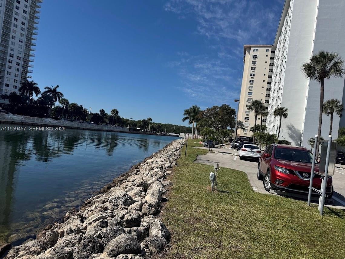 400 Kings Pt Dr #706 Sunny Isles Beach, FL 33160