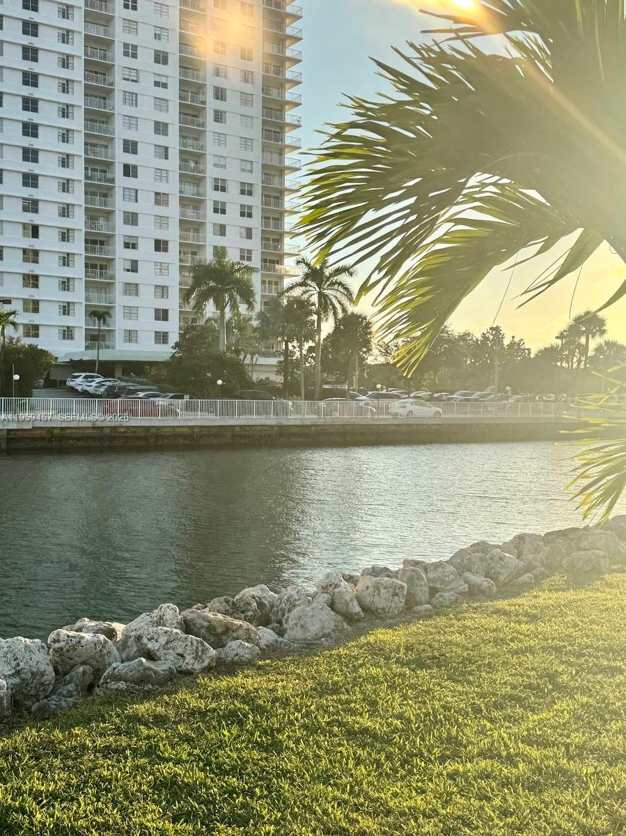 400 Kings Pt Dr #706 Sunny Isles Beach, FL 33160