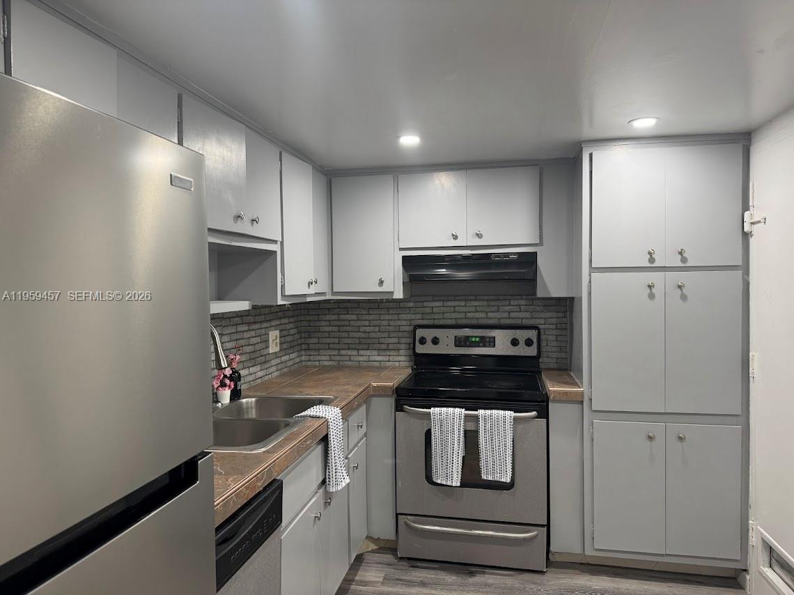 400 Kings Pt Dr #706 Sunny Isles Beach, FL 33160