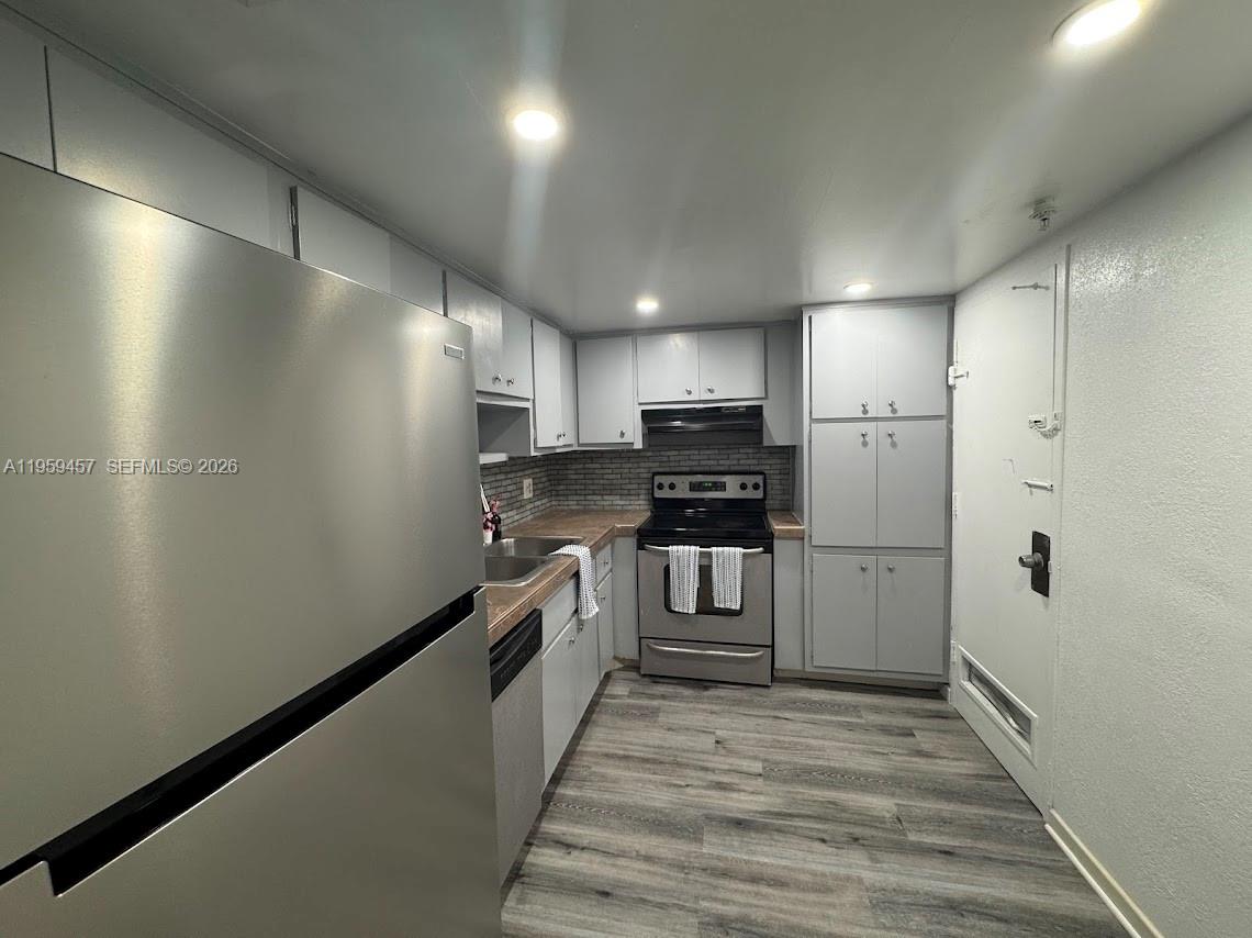 400 Kings Pt Dr #706 Sunny Isles Beach, FL 33160