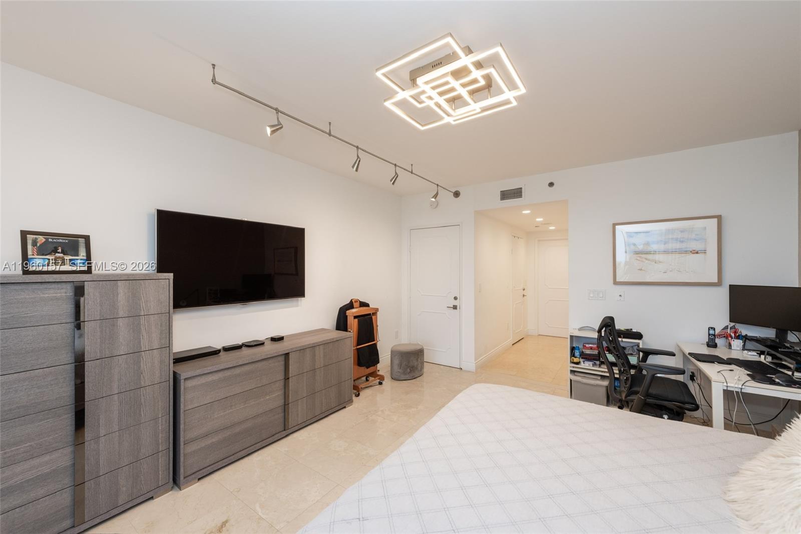 799 Crandon Blvd #605 Key Biscayne, FL 33149