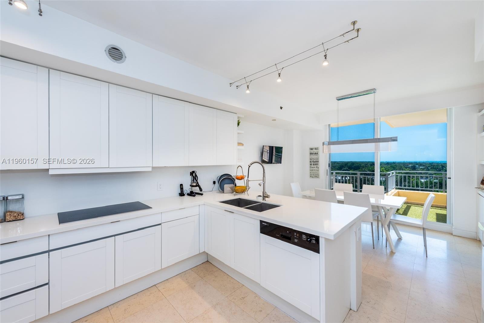 799 Crandon Blvd #605 Key Biscayne, FL 33149