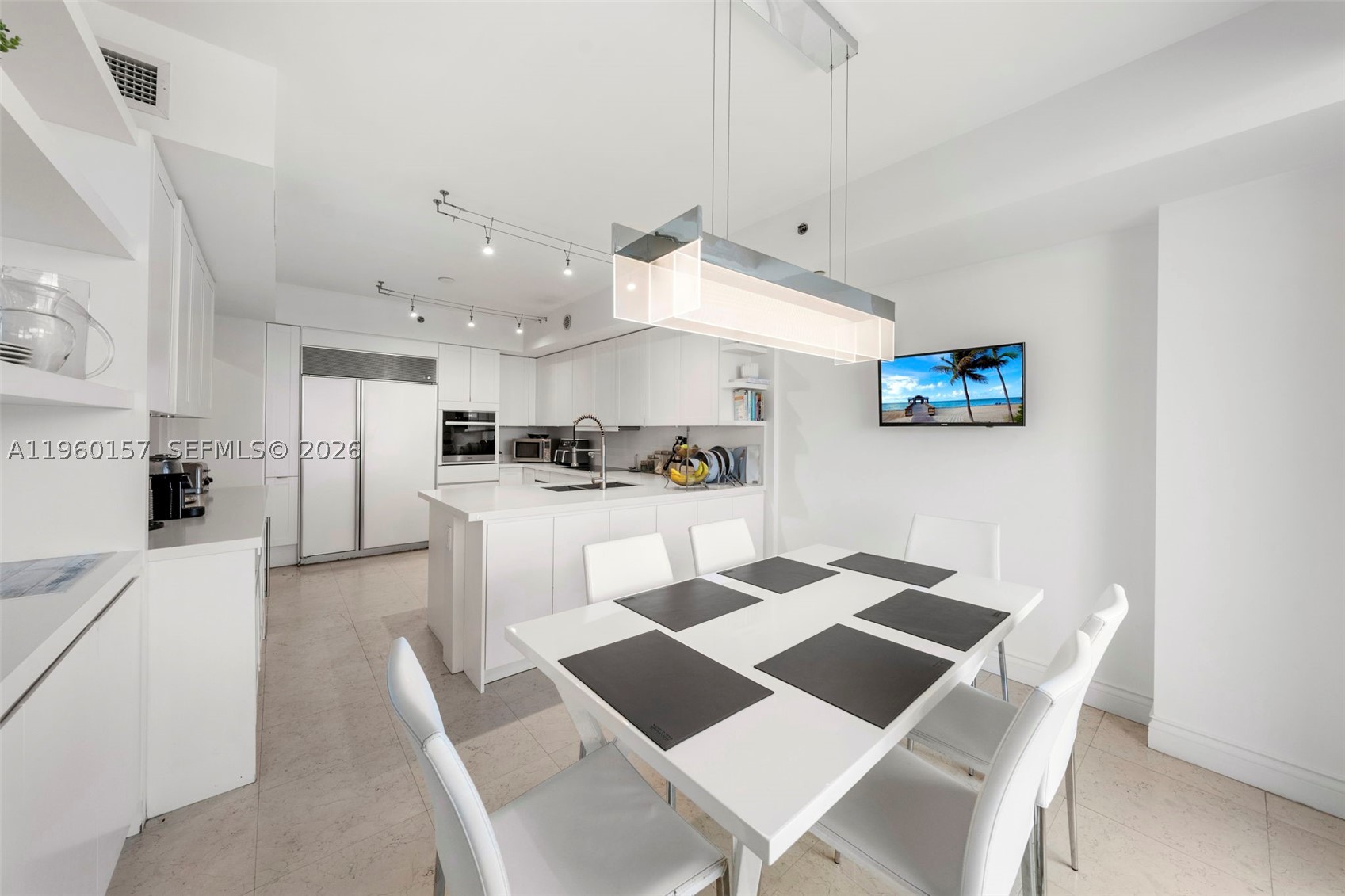 799 Crandon Blvd #605 Key Biscayne, FL 33149