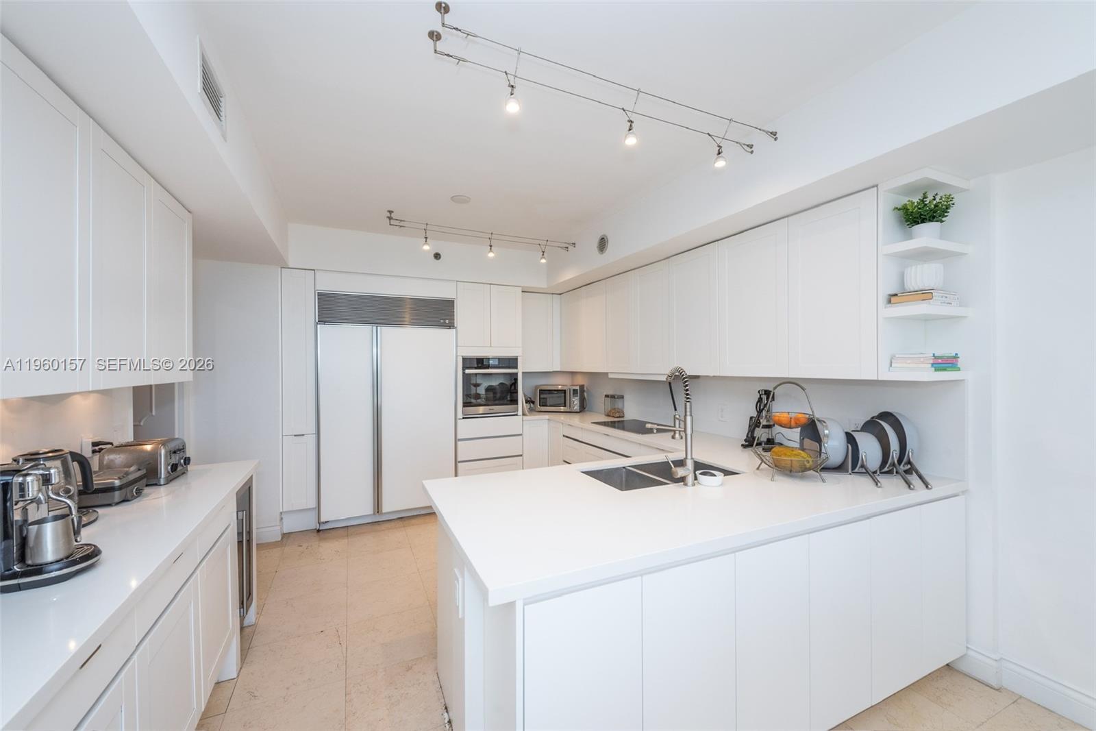 799 Crandon Blvd #605 Key Biscayne, FL 33149