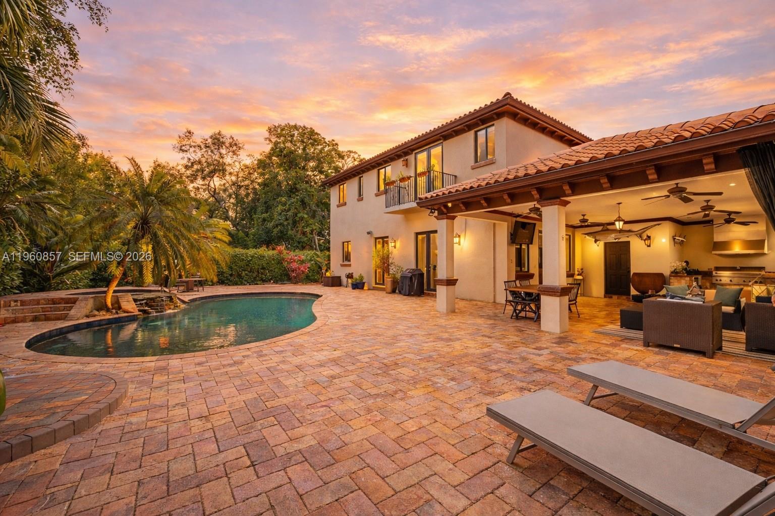 5621 SW 68th Ct Miami, FL 33143