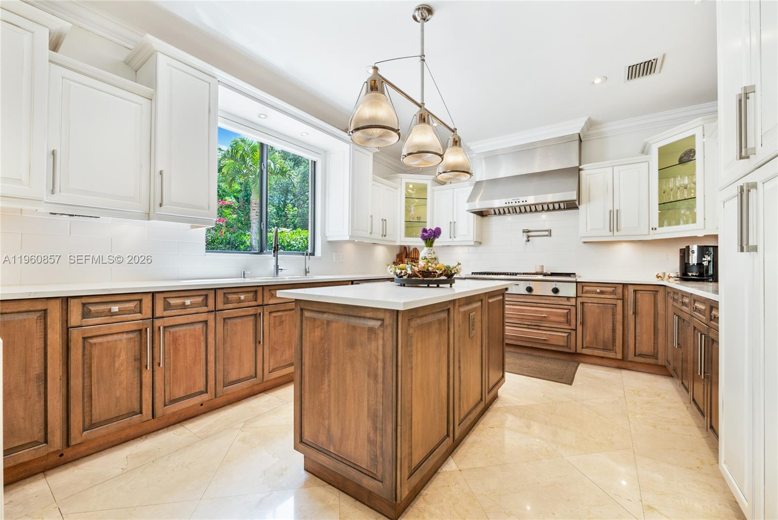 5621 SW 68th Ct Miami, FL 33143