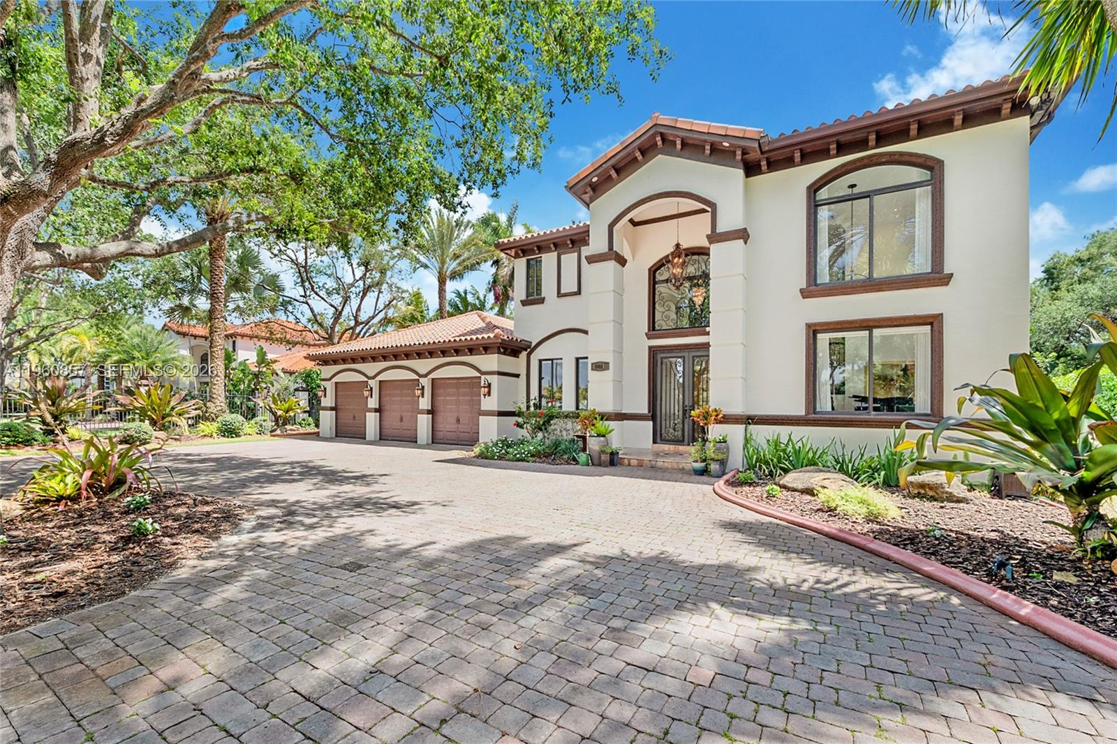 5621 SW 68th Ct Miami, FL 33143