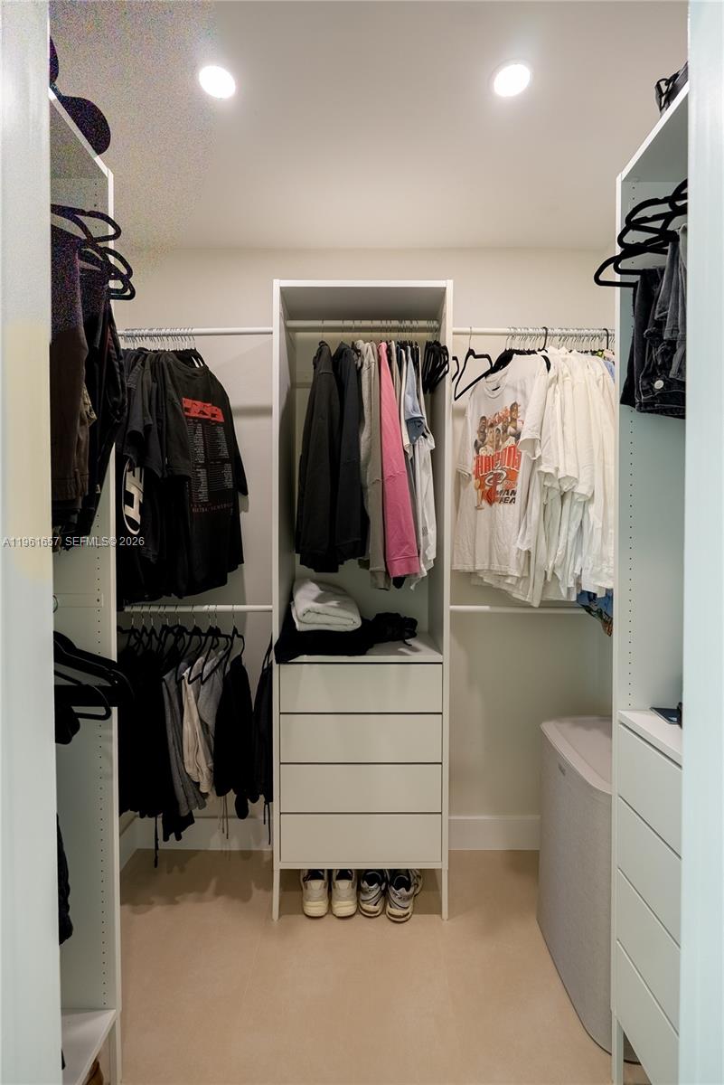 7548 Adventure Ave North Bay Village, FL 33141