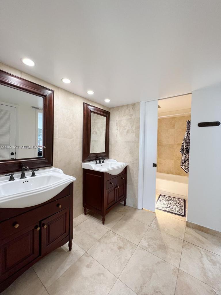 image Towers of Key Biscayne19