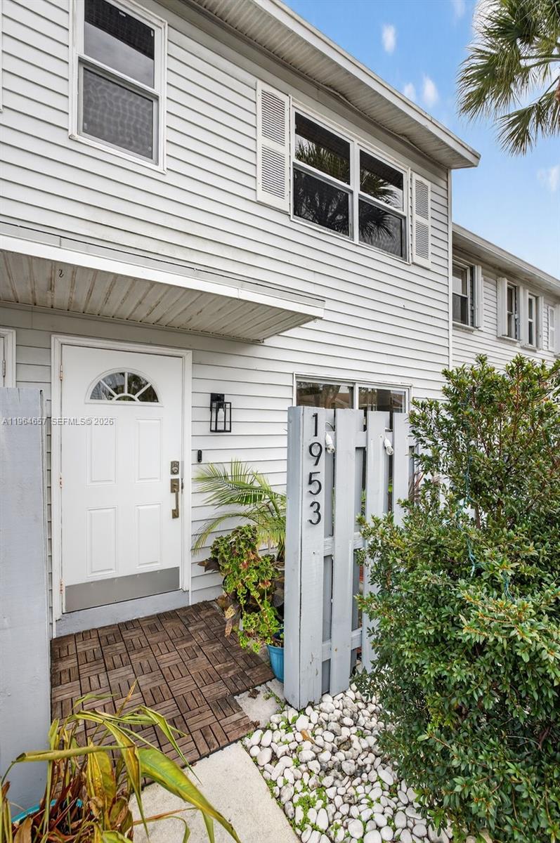 1953 NE 15th Ave Fort Lauderdale, FL 33305