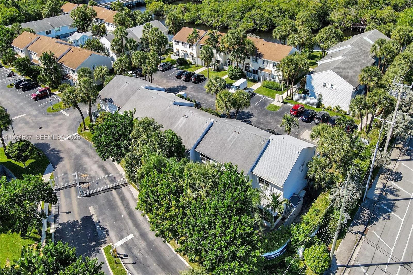 1953 NE 15th Ave Fort Lauderdale, FL 33305