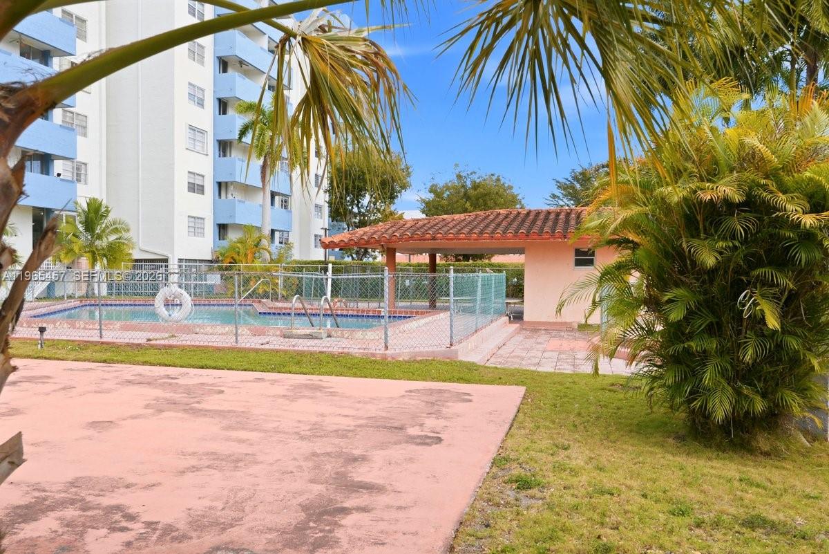 5050 NW 7th St #806 Miami, FL 33126