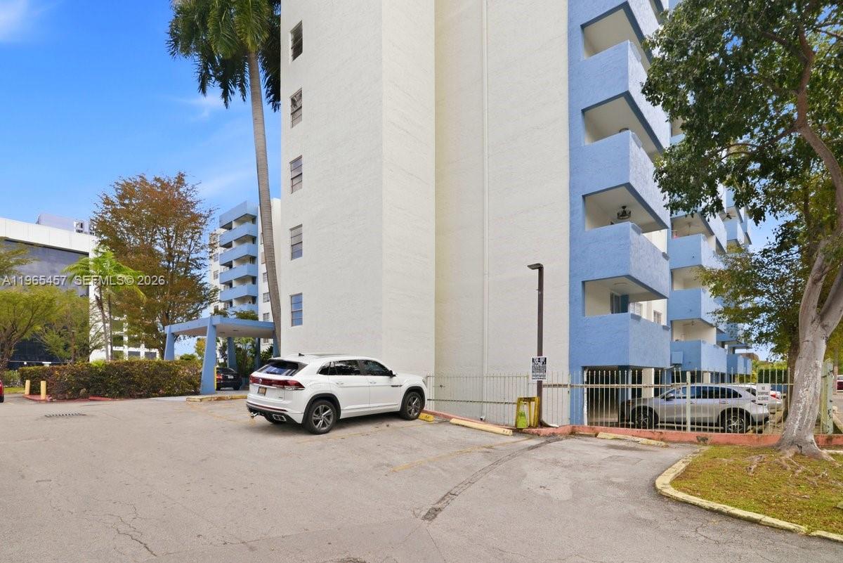 5050 NW 7th St #806 Miami, FL 33126