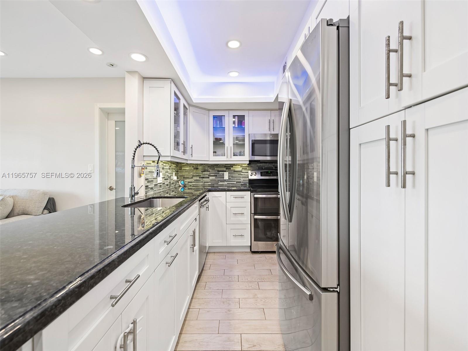 1000 River Reach Dr #516