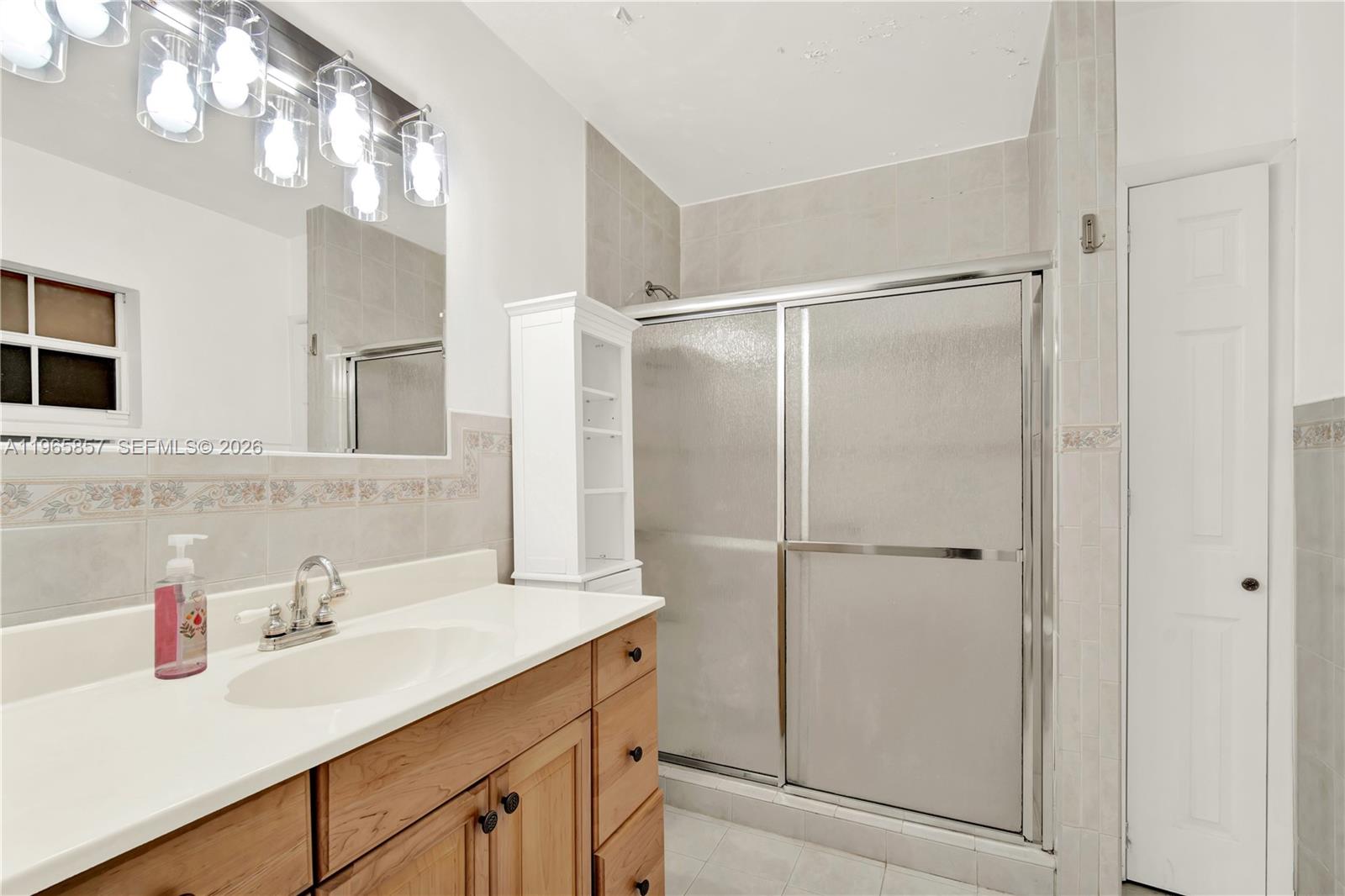 606 SW 58th Ct Miami, FL 33144