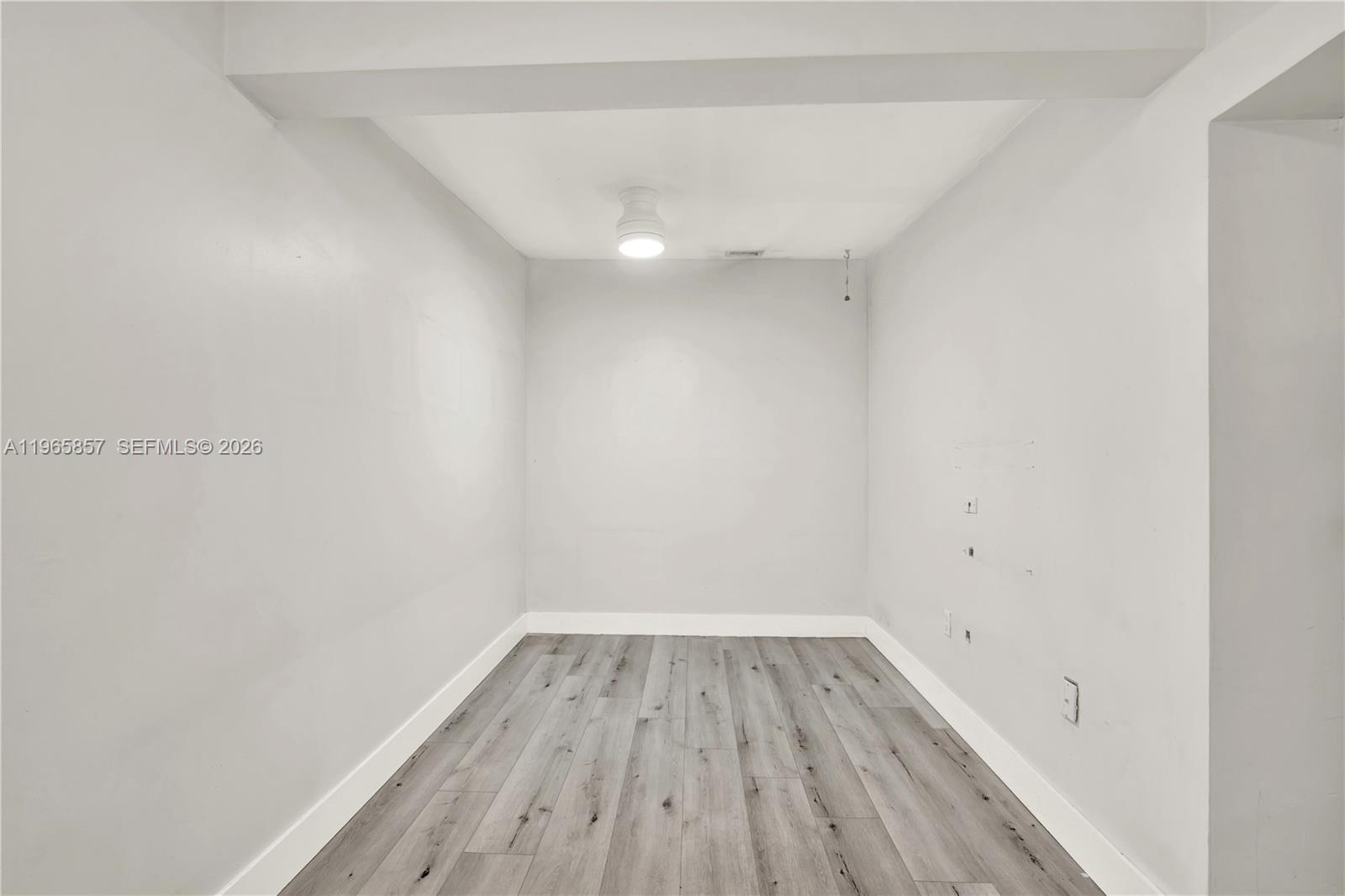 606 SW 58th Ct Miami, FL 33144