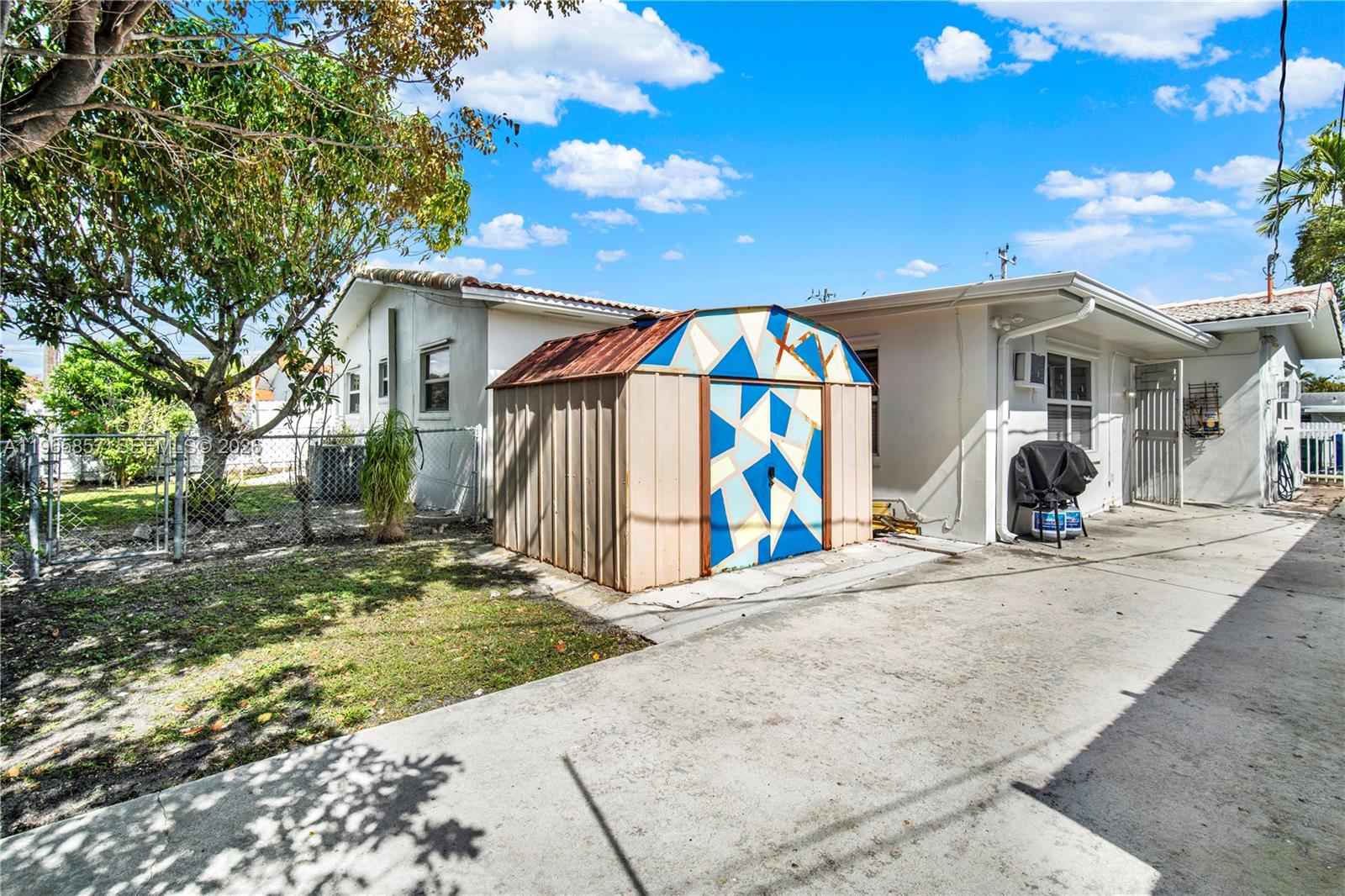 606 SW 58th Ct Miami, FL 33144