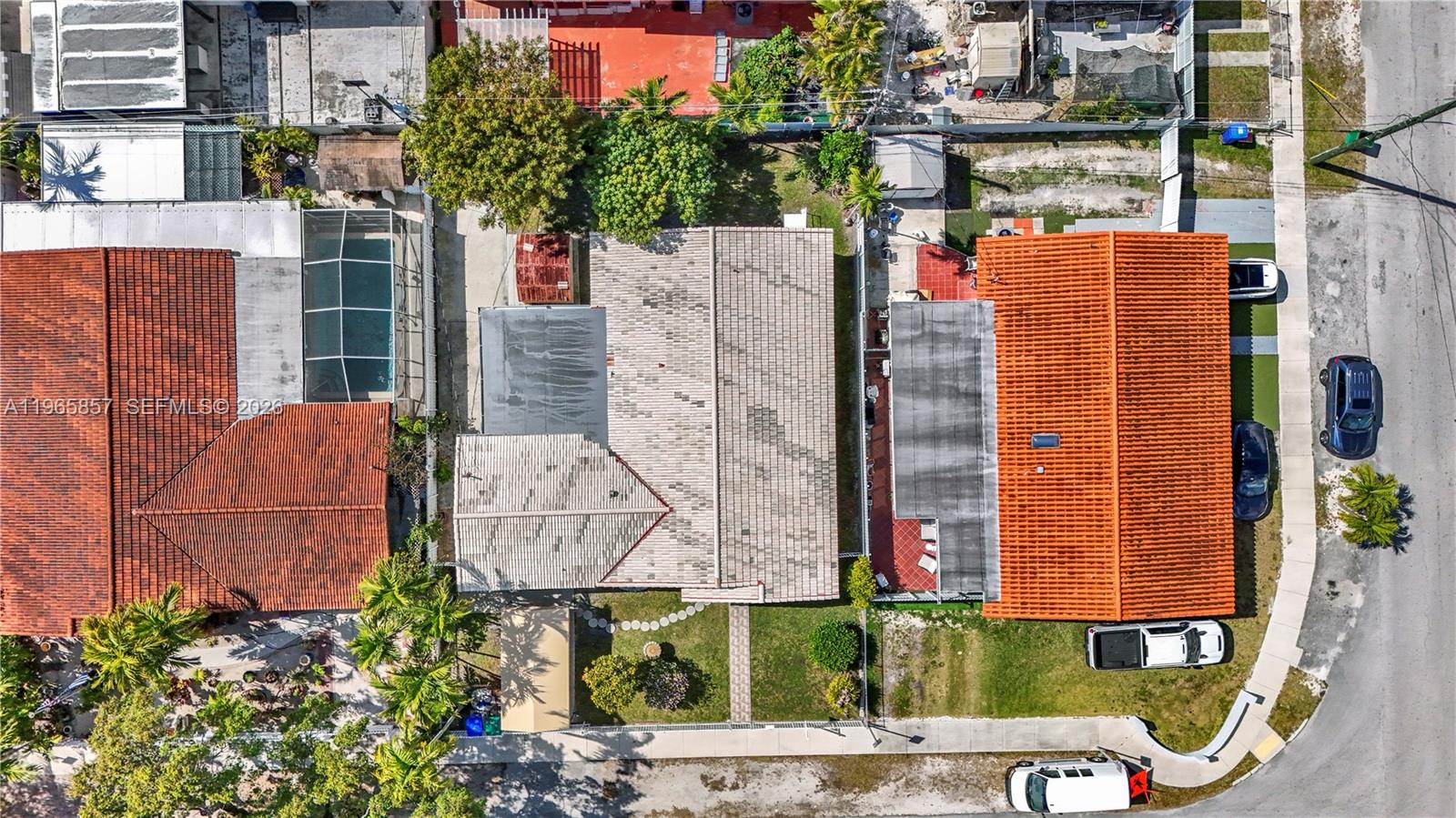 606 SW 58th Ct Miami, FL 33144