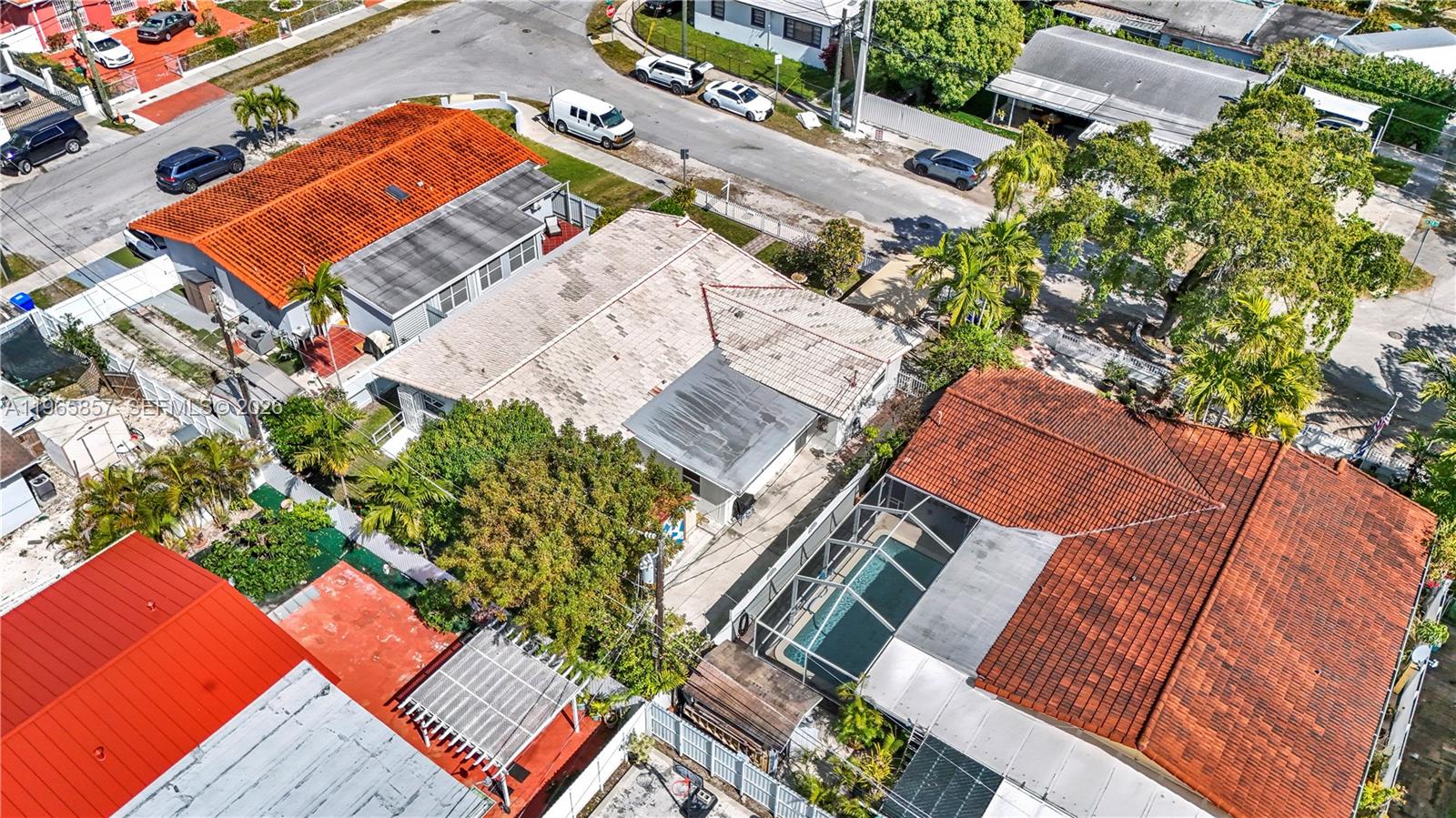 606 SW 58th Ct Miami, FL 33144