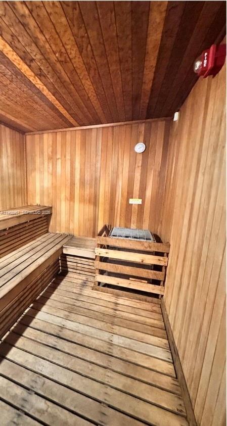 2681 N Flamingo Rd #2302S Sunrise, FL 33323