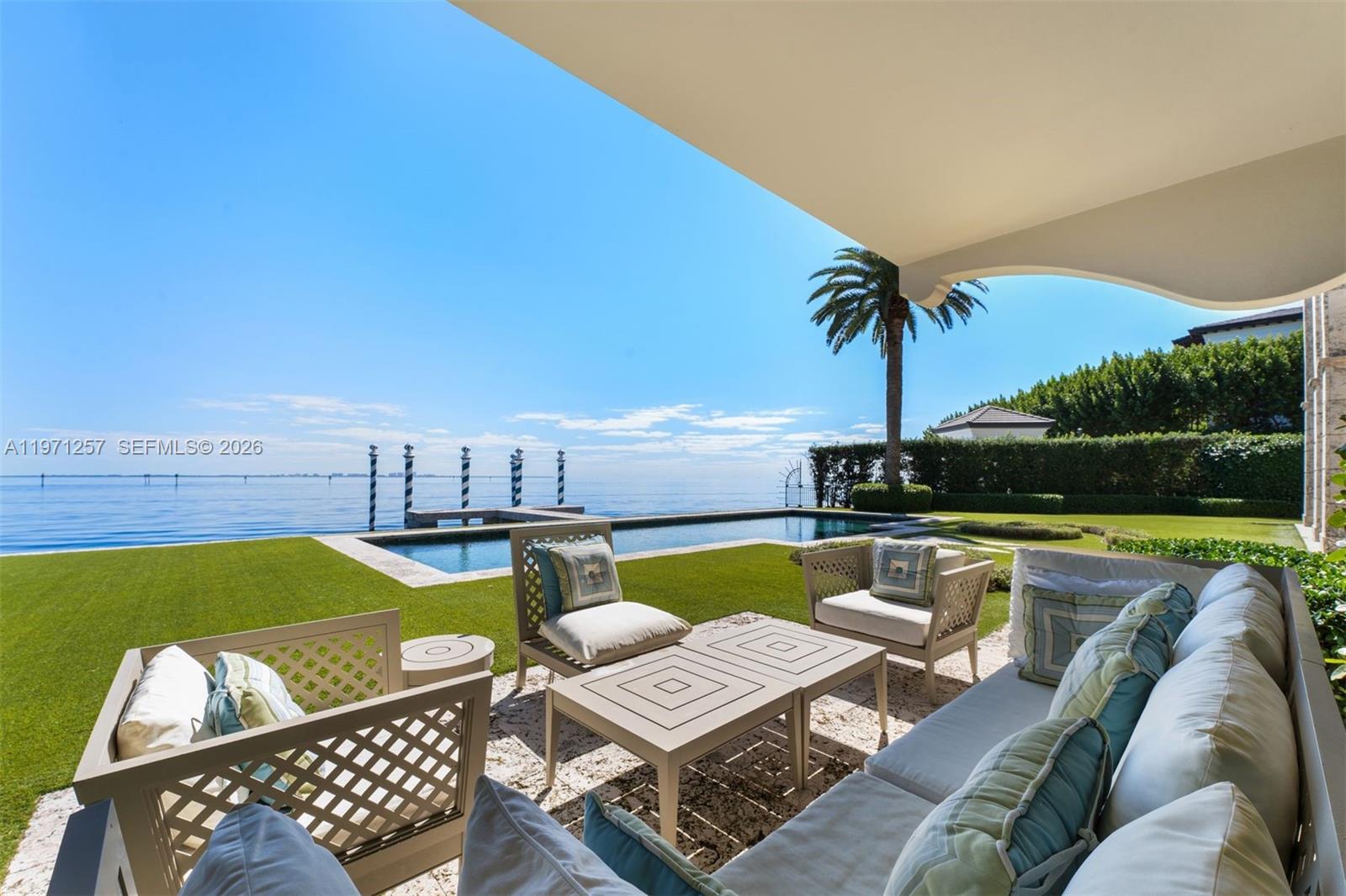 10 Tahiti Bch Is Rd Coral Gables, FL 33143