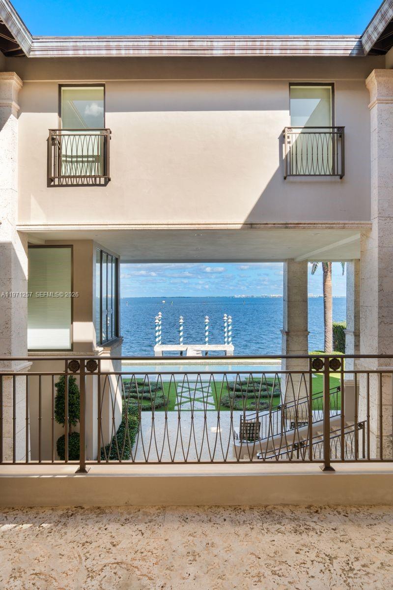 10 Tahiti Bch Is Rd Coral Gables, FL 33143