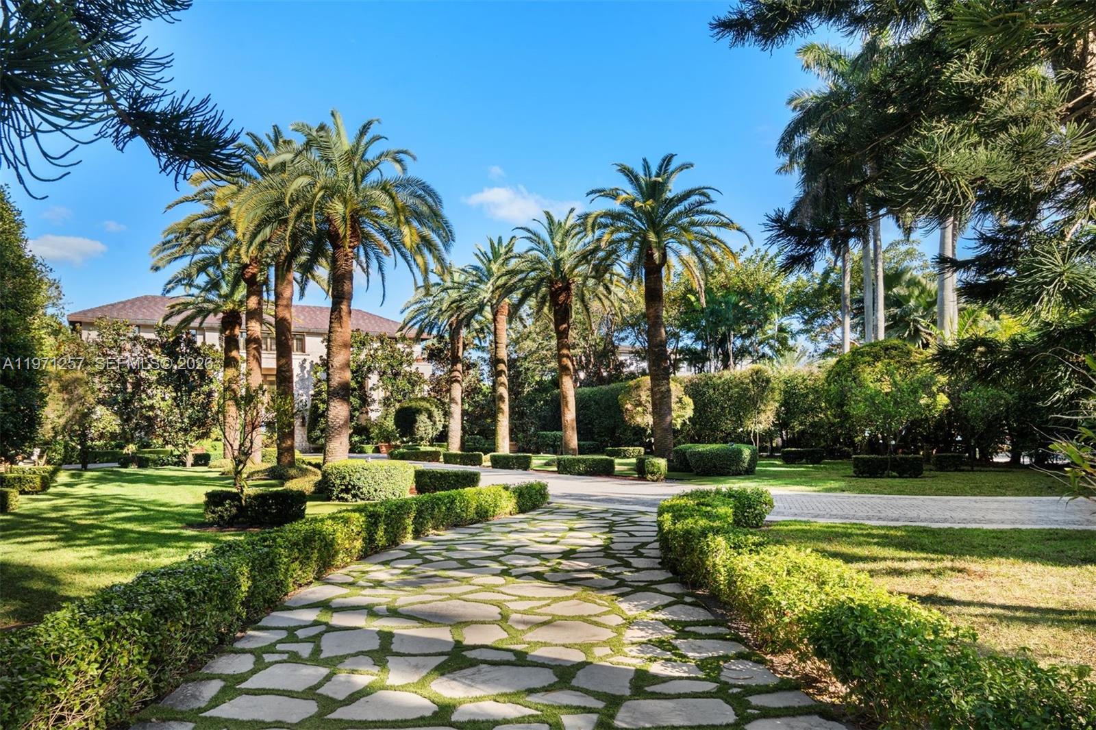 10 Tahiti Bch Is Rd Coral Gables, FL 33143