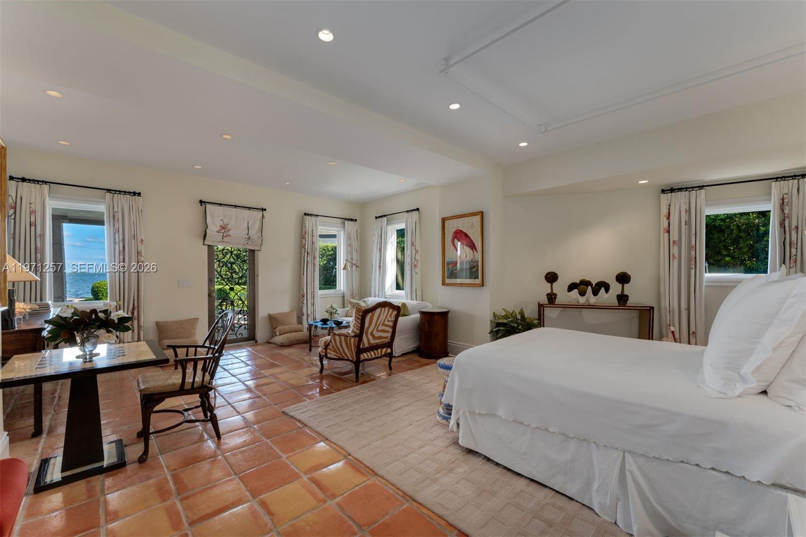 10 Tahiti Bch Is Rd Coral Gables, FL 33143