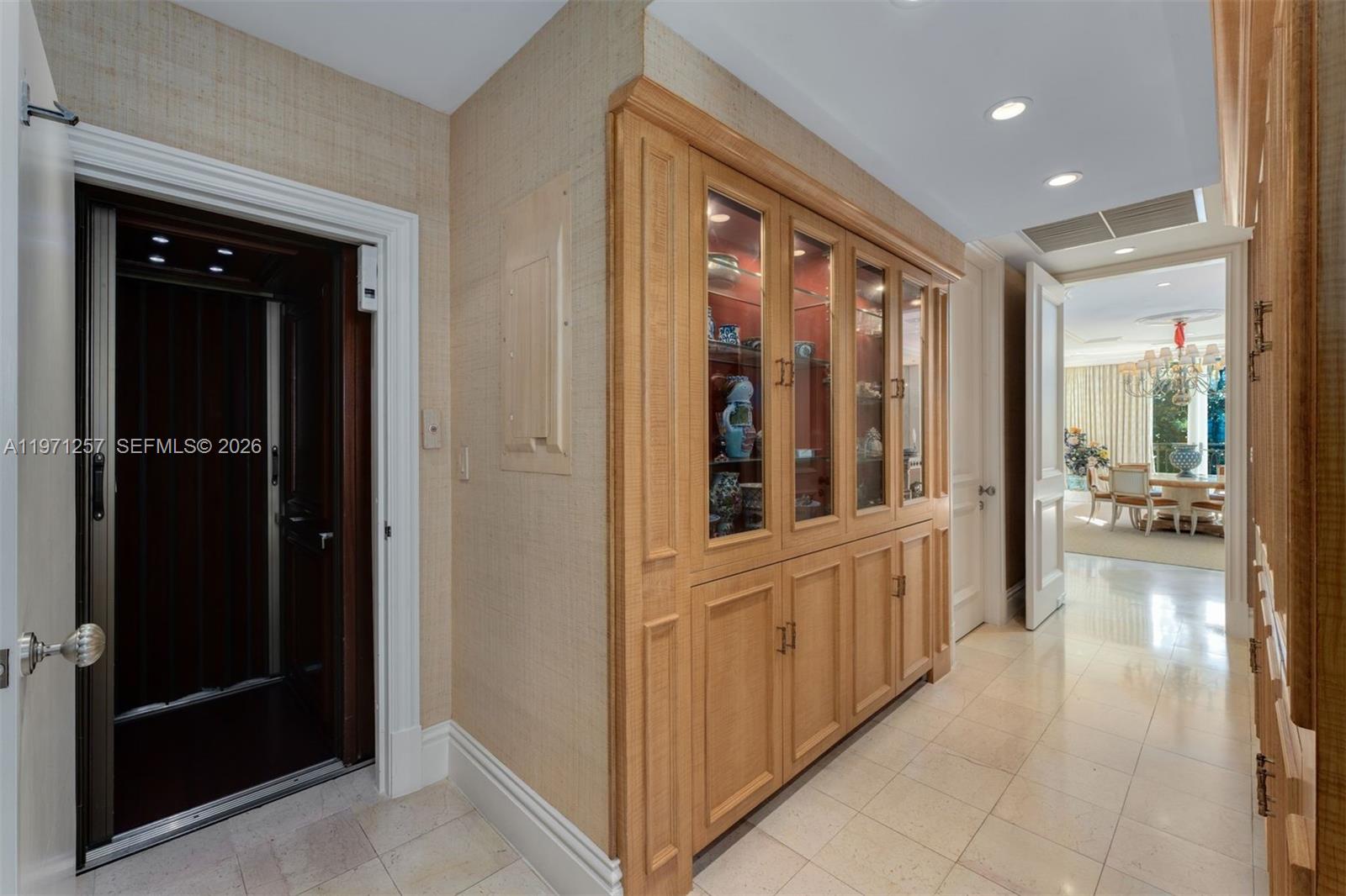 10 Tahiti Bch Is Rd Coral Gables, FL 33143