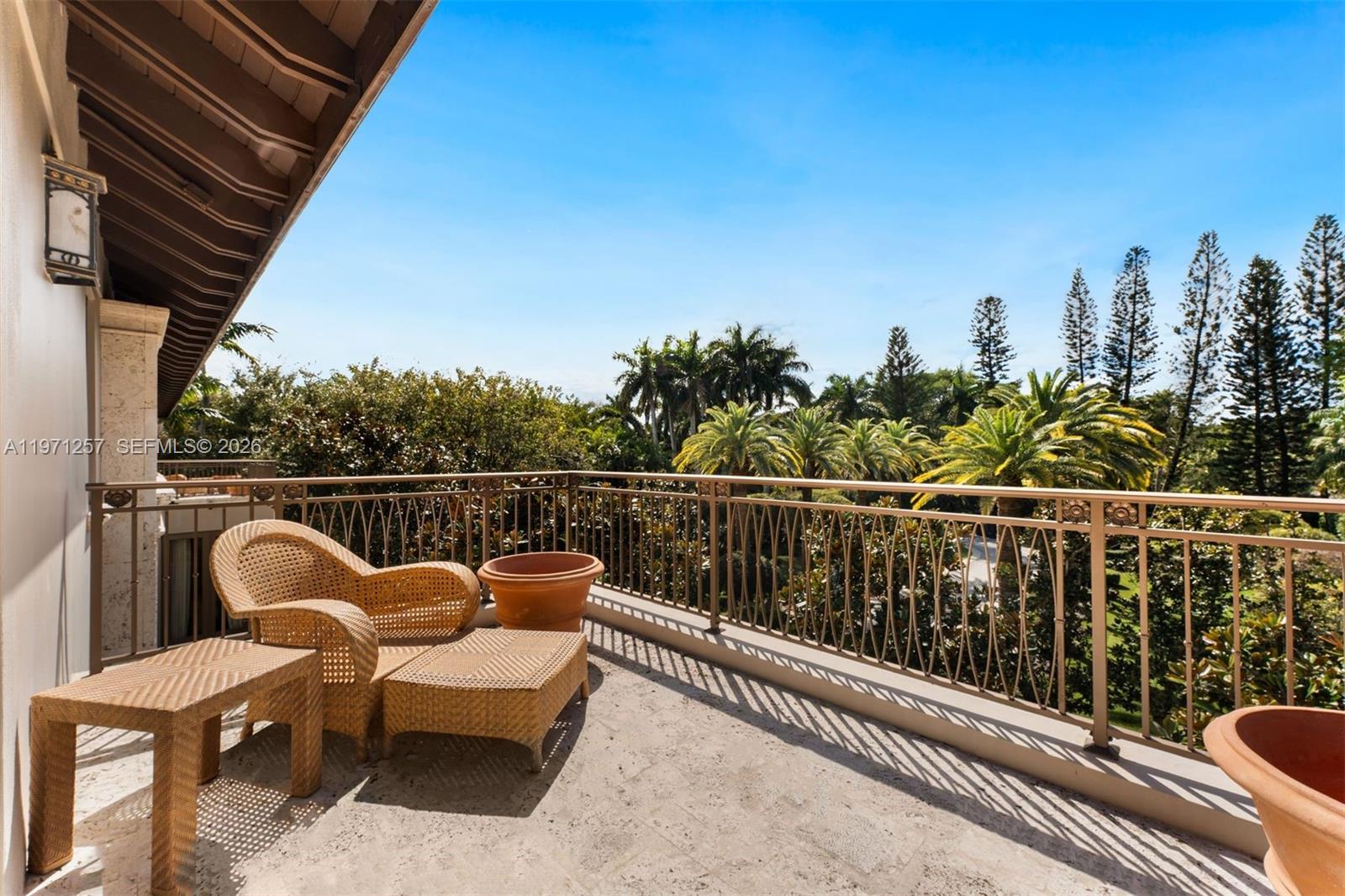 10 Tahiti Bch Is Rd Coral Gables, FL 33143