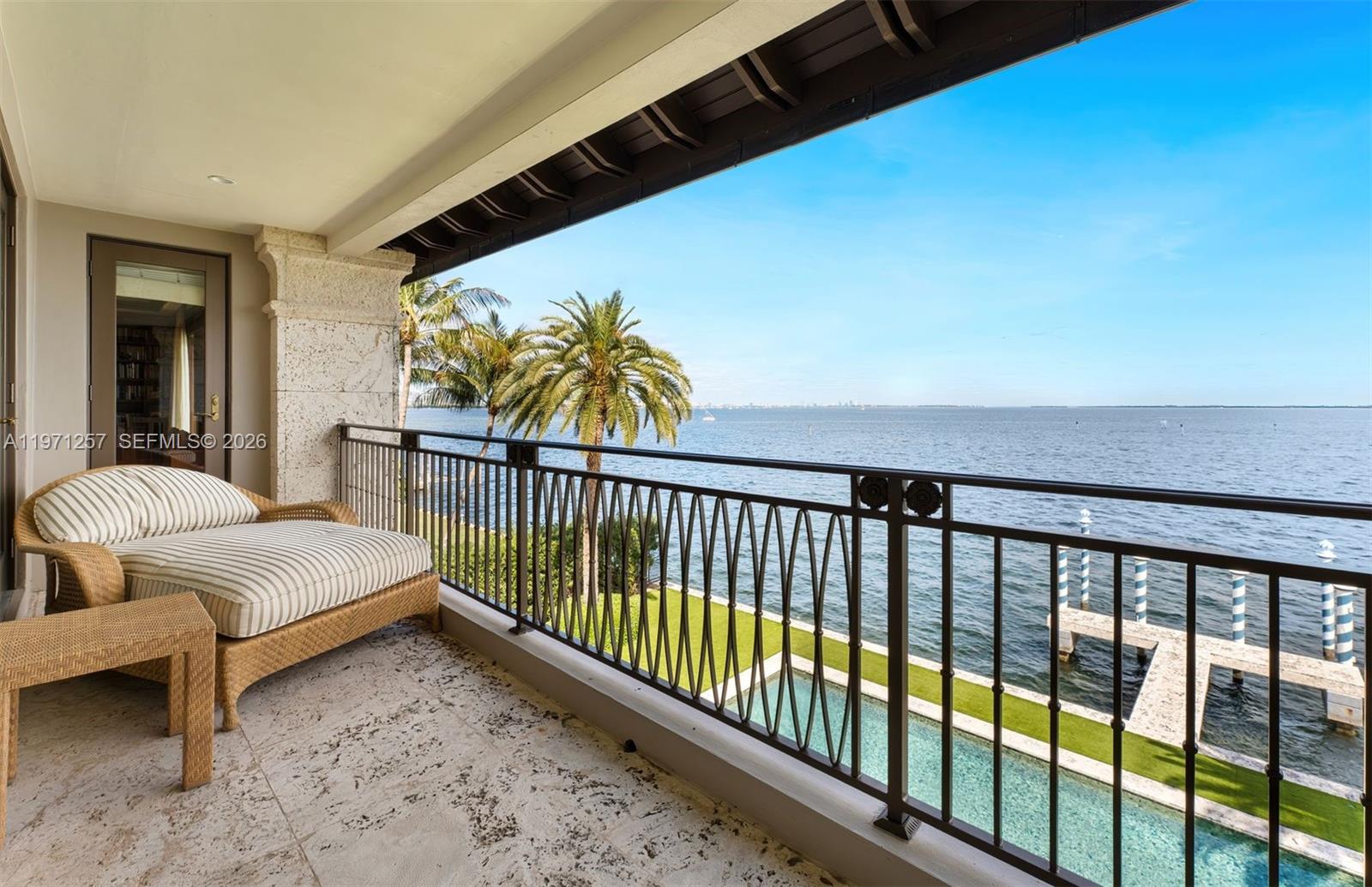 10 Tahiti Bch Is Rd Coral Gables, FL 33143