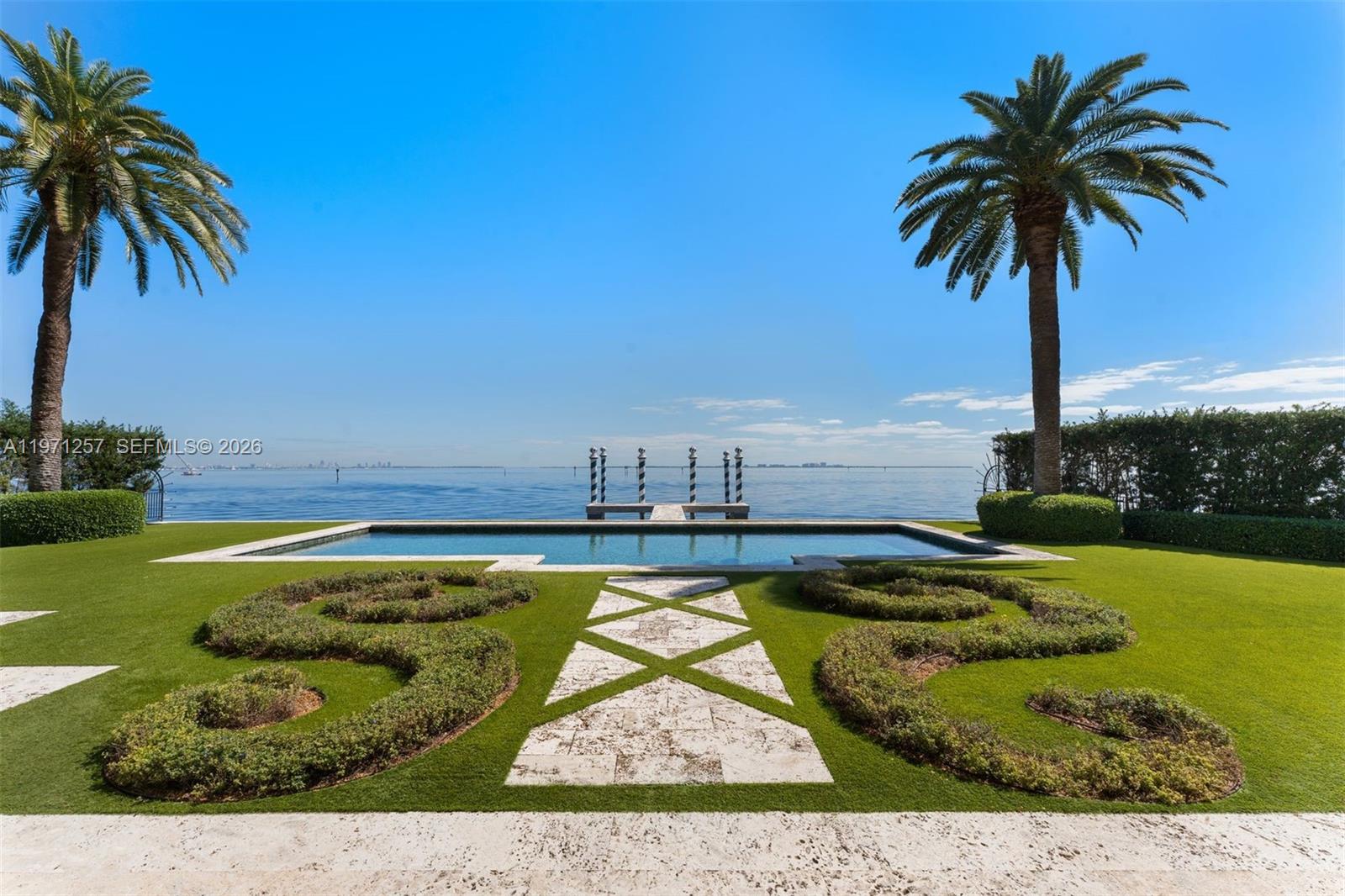 10 Tahiti Bch Is Rd Coral Gables, FL 33143