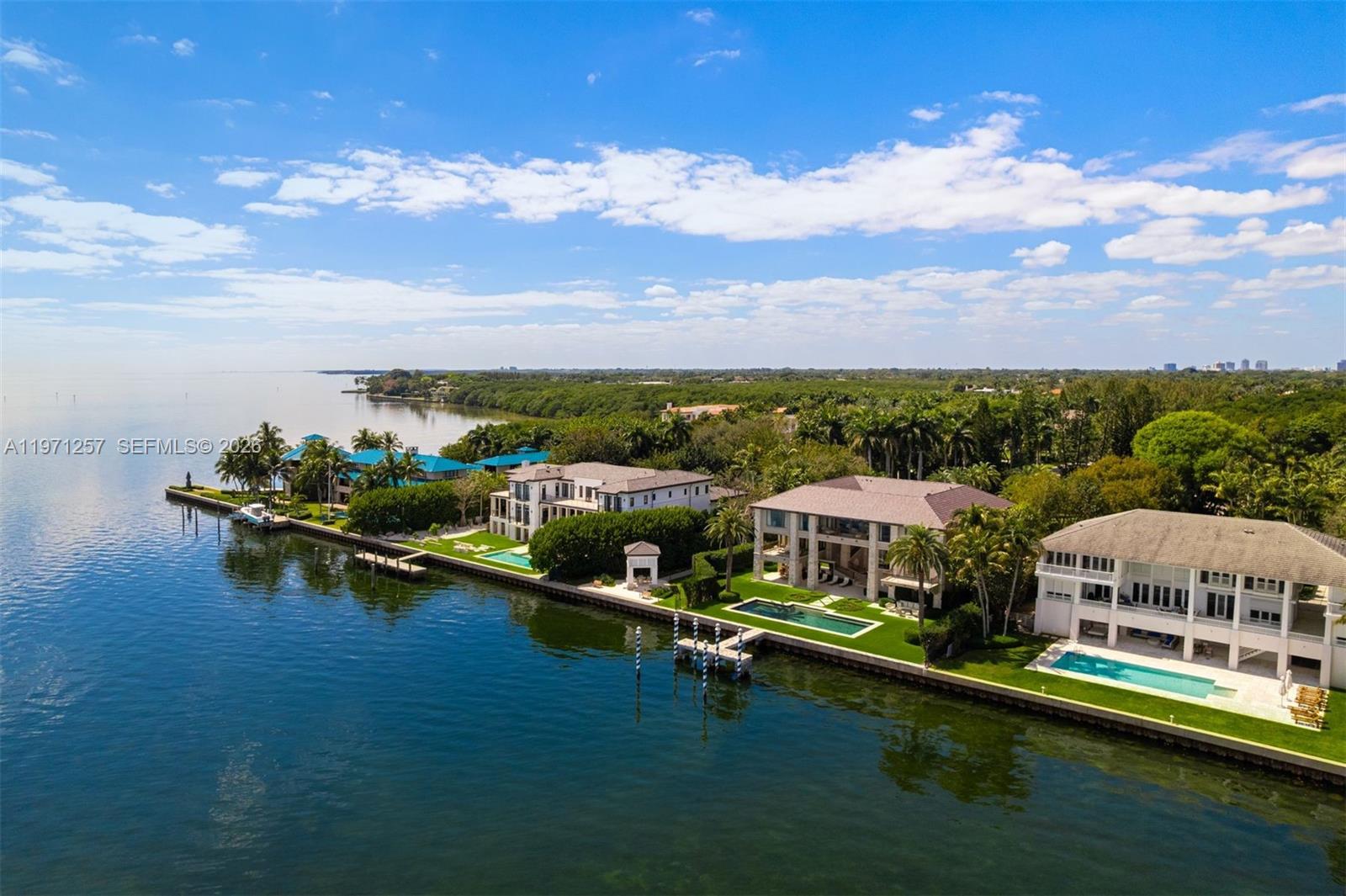 10 Tahiti Bch Is Rd Coral Gables, FL 33143