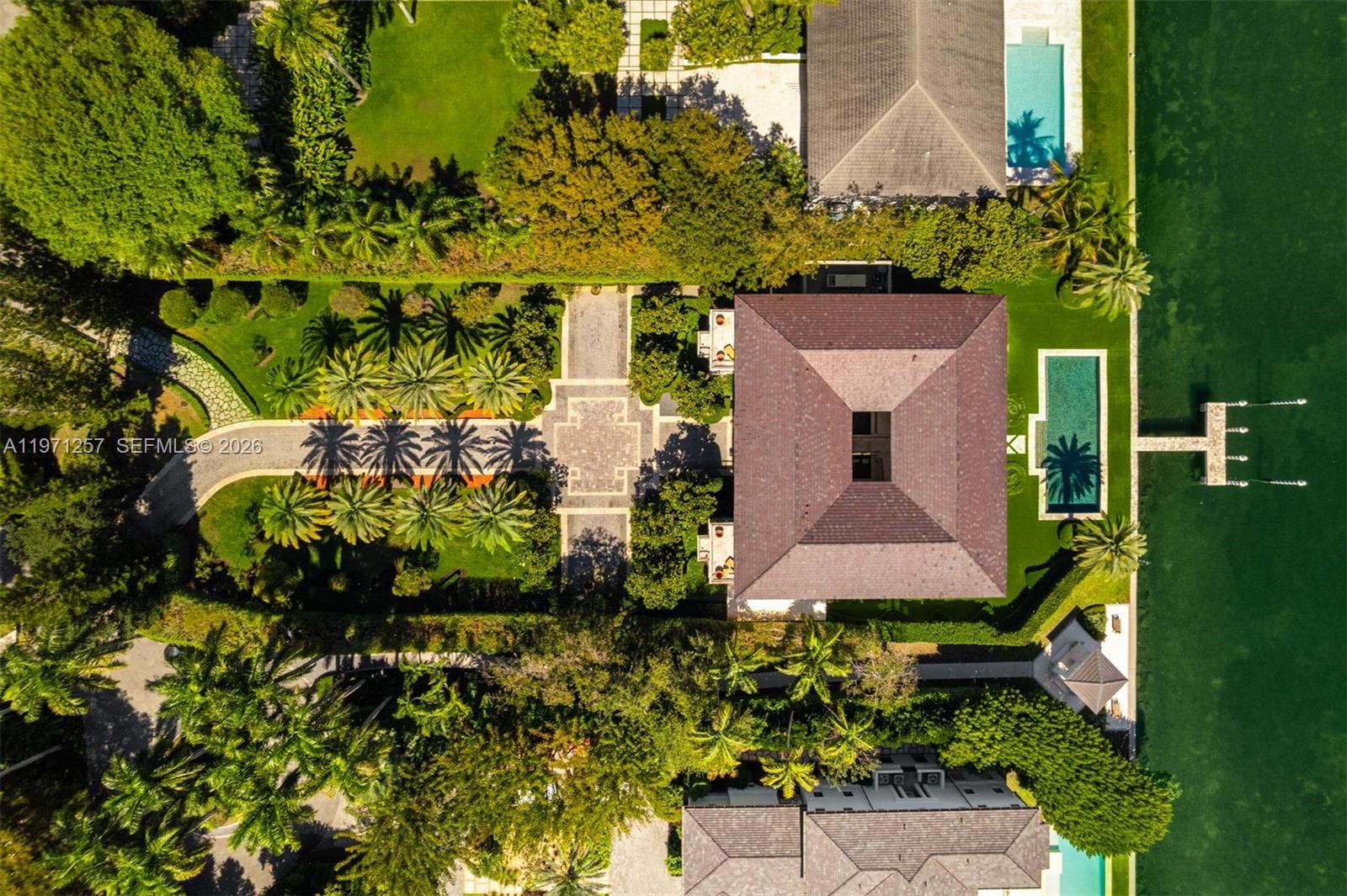 10 Tahiti Bch Is Rd Coral Gables, FL 33143