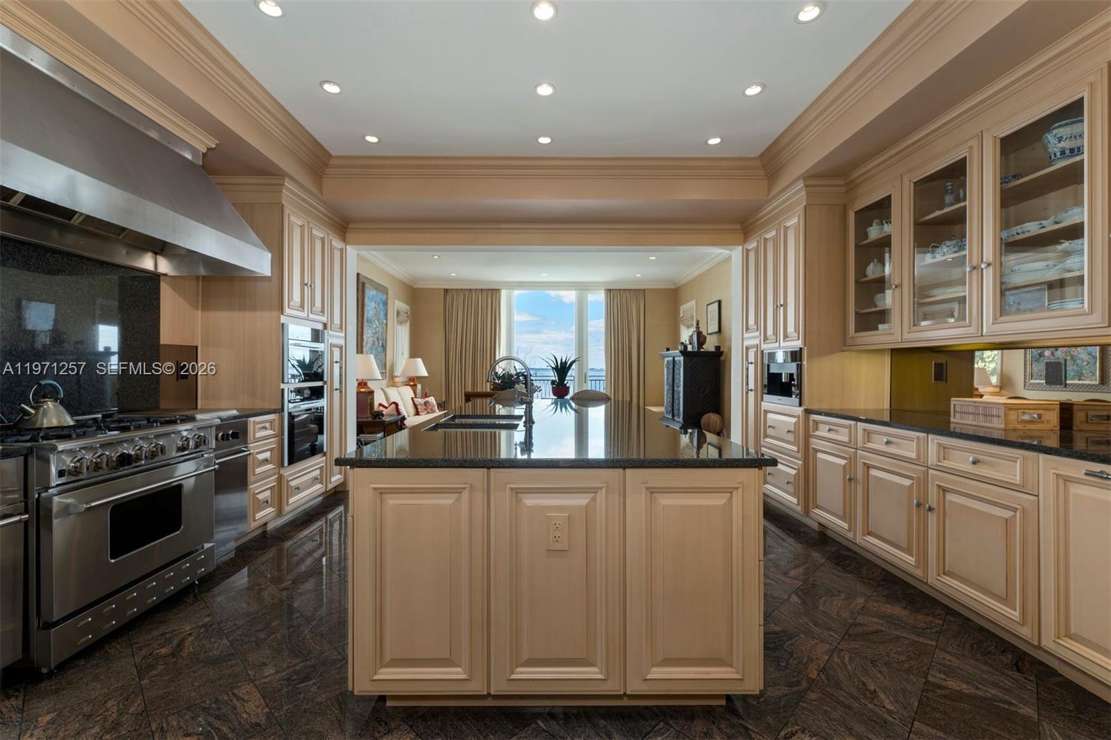 10 Tahiti Bch Is Rd Coral Gables, FL 33143