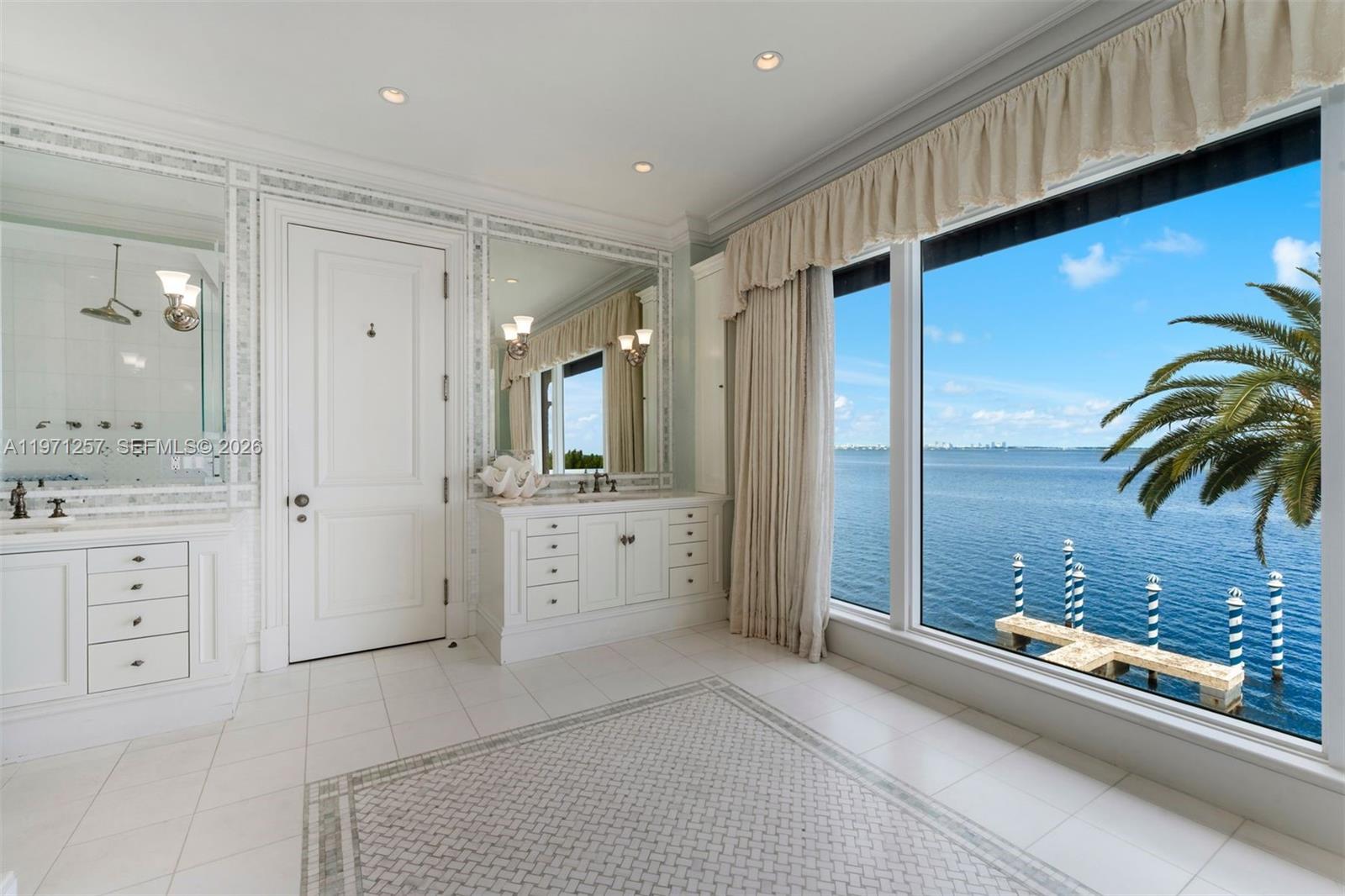 10 Tahiti Bch Is Rd Coral Gables, FL 33143