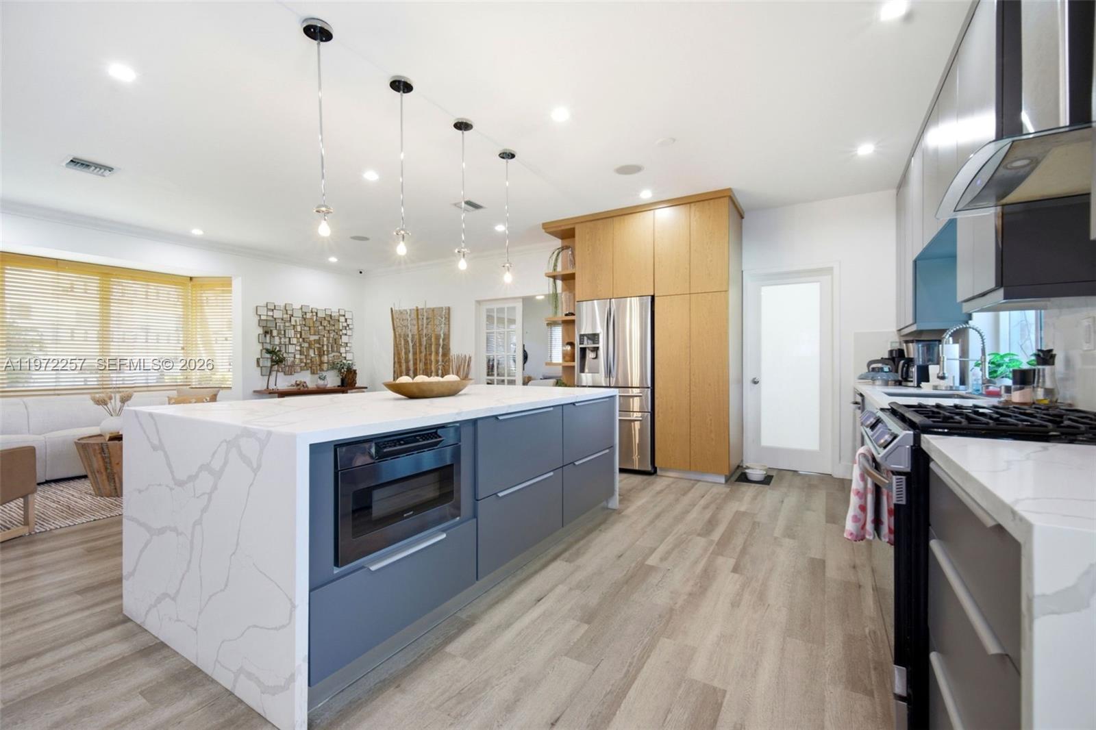 1871 NE 186th St North Miami Beach, FL 33179