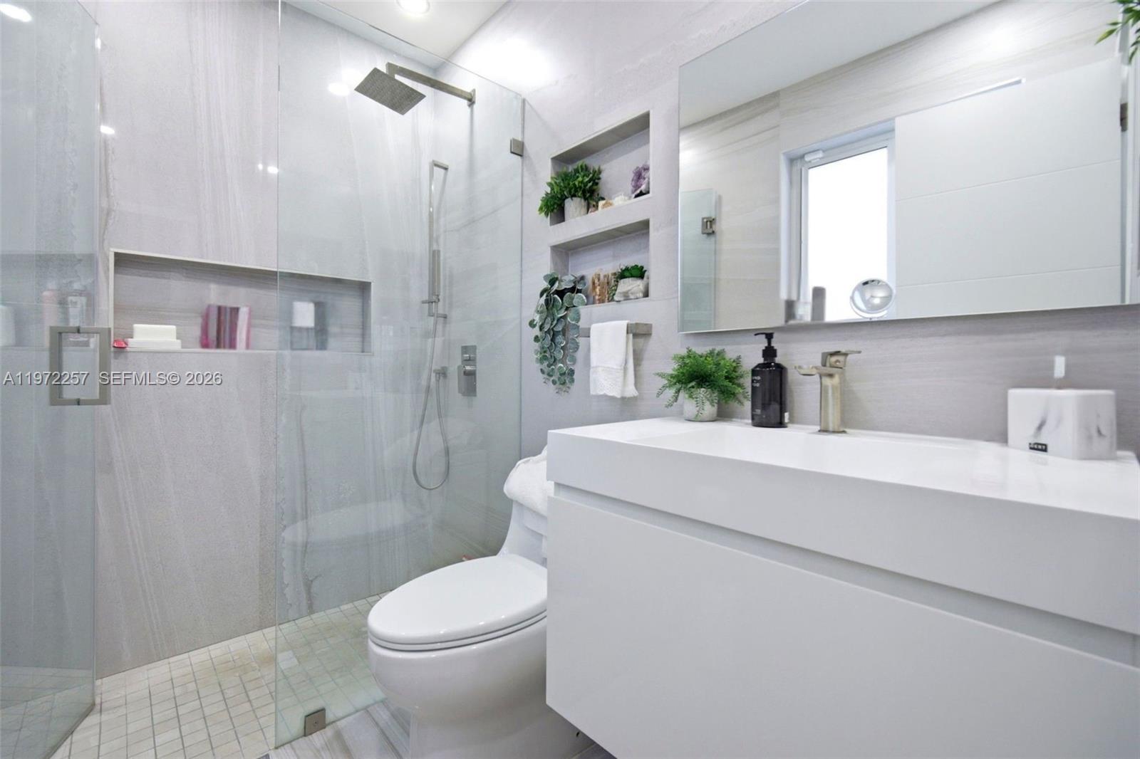 1871 NE 186th St North Miami Beach, FL 33179