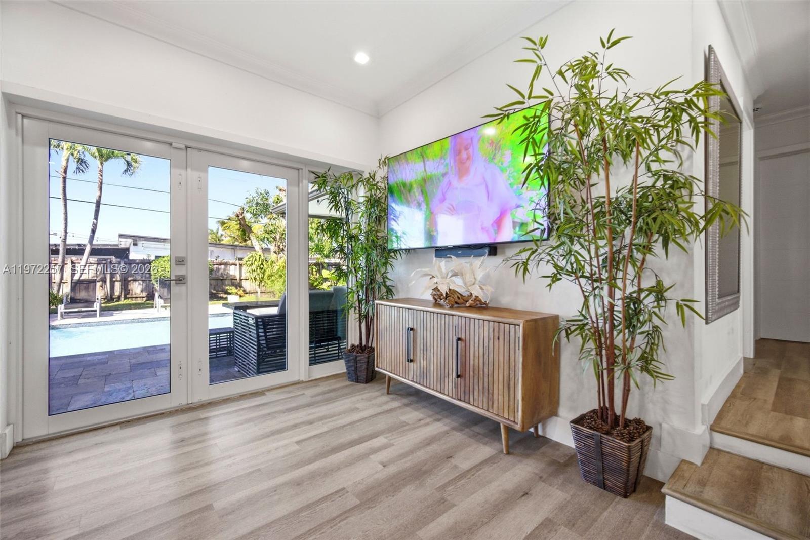 1871 NE 186th St North Miami Beach, FL 33179