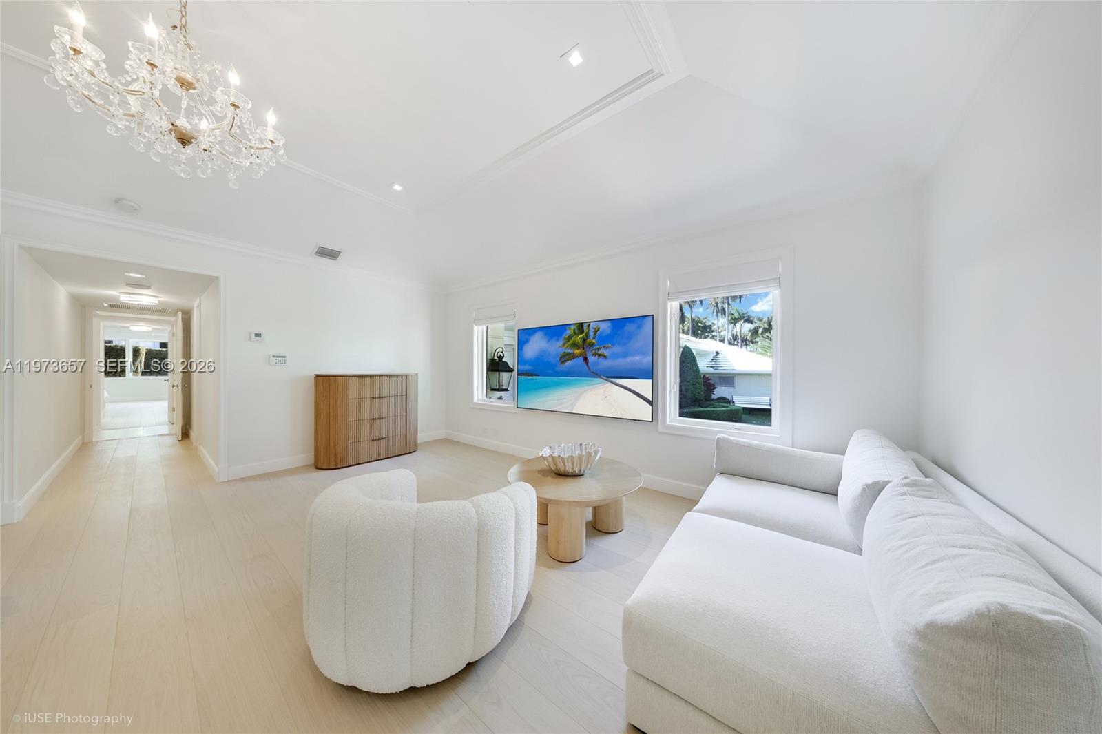 55 La Gorce Cir Miami Beach, FL 33141