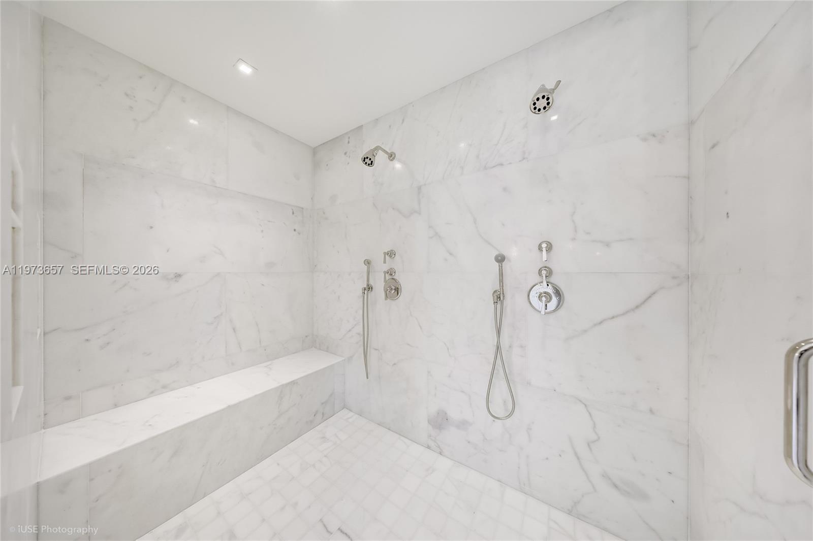 55 La Gorce Cir Miami Beach, FL 33141