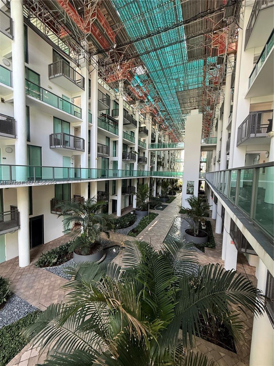 6000 Collins Ave #313