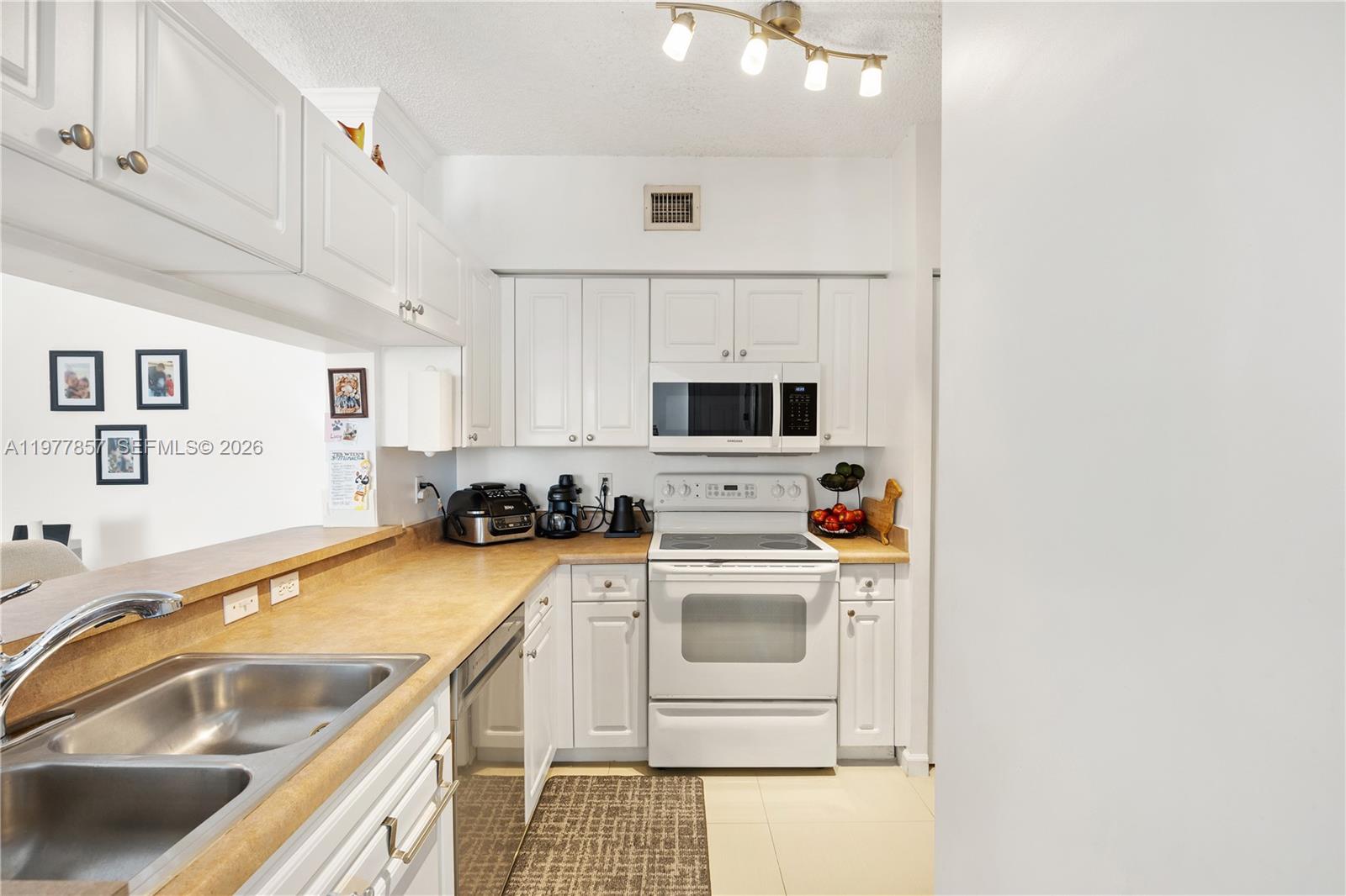 17100 N Bay Rd #1810 Sunny Isles Beach, FL 33160